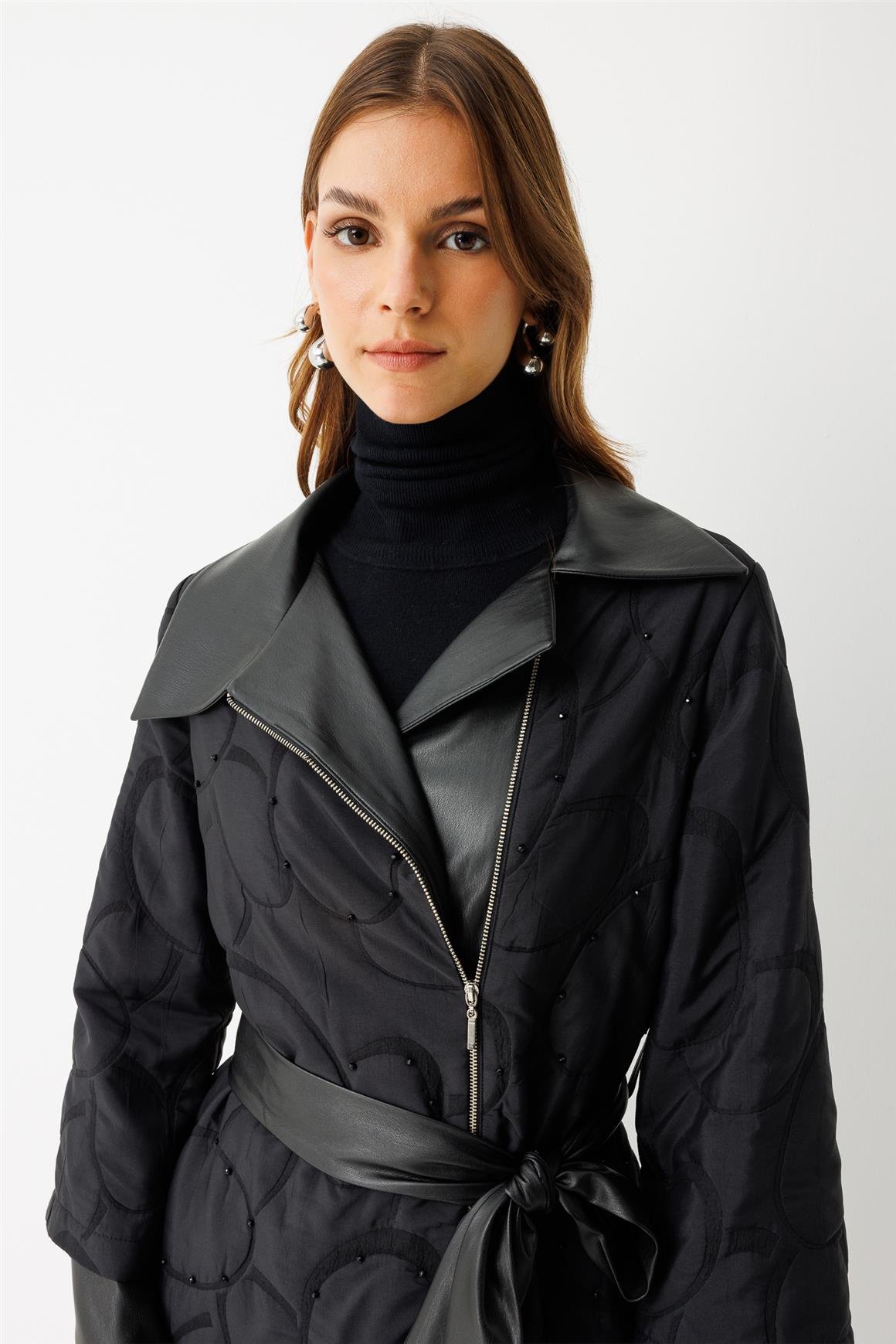 Fermuar Kapamalı Kristal Taş Detaylı Kap  Siyah