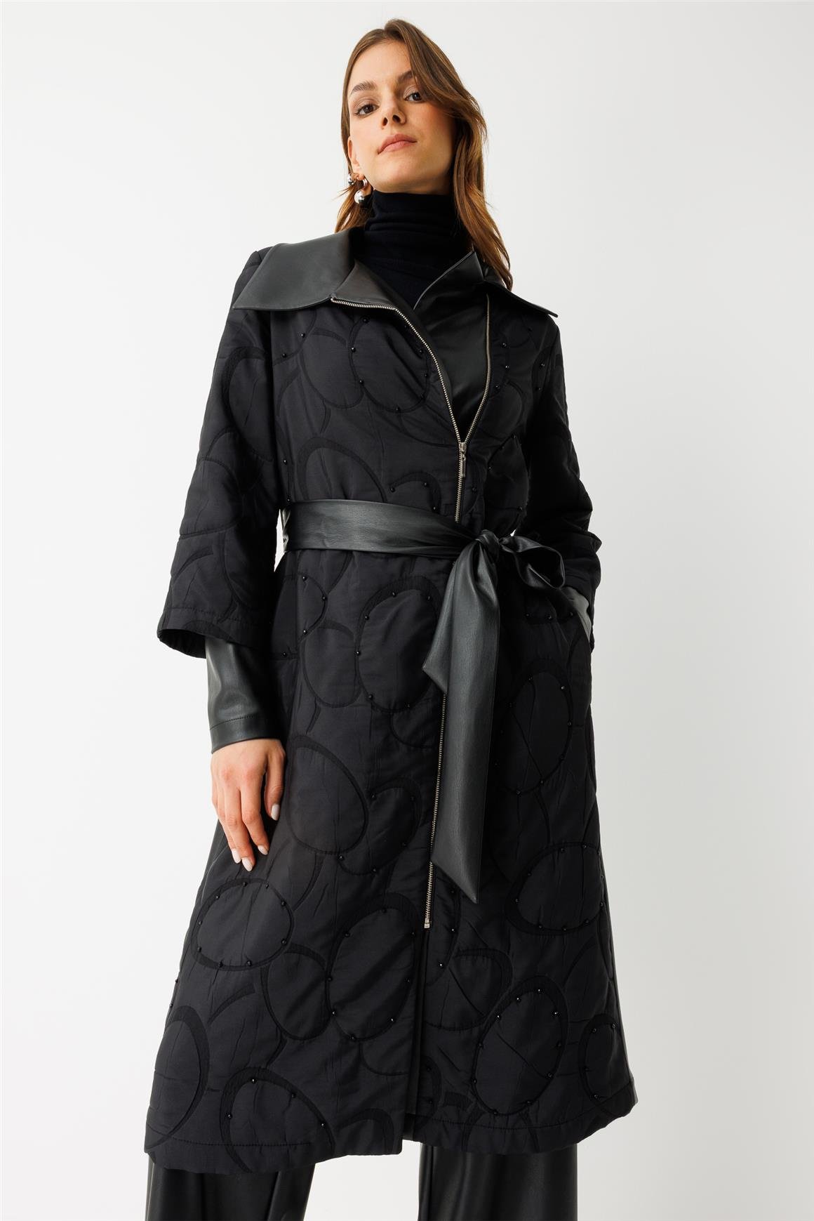 Fermuar Kapamalı Kristal Taş Detaylı Kap  Siyah