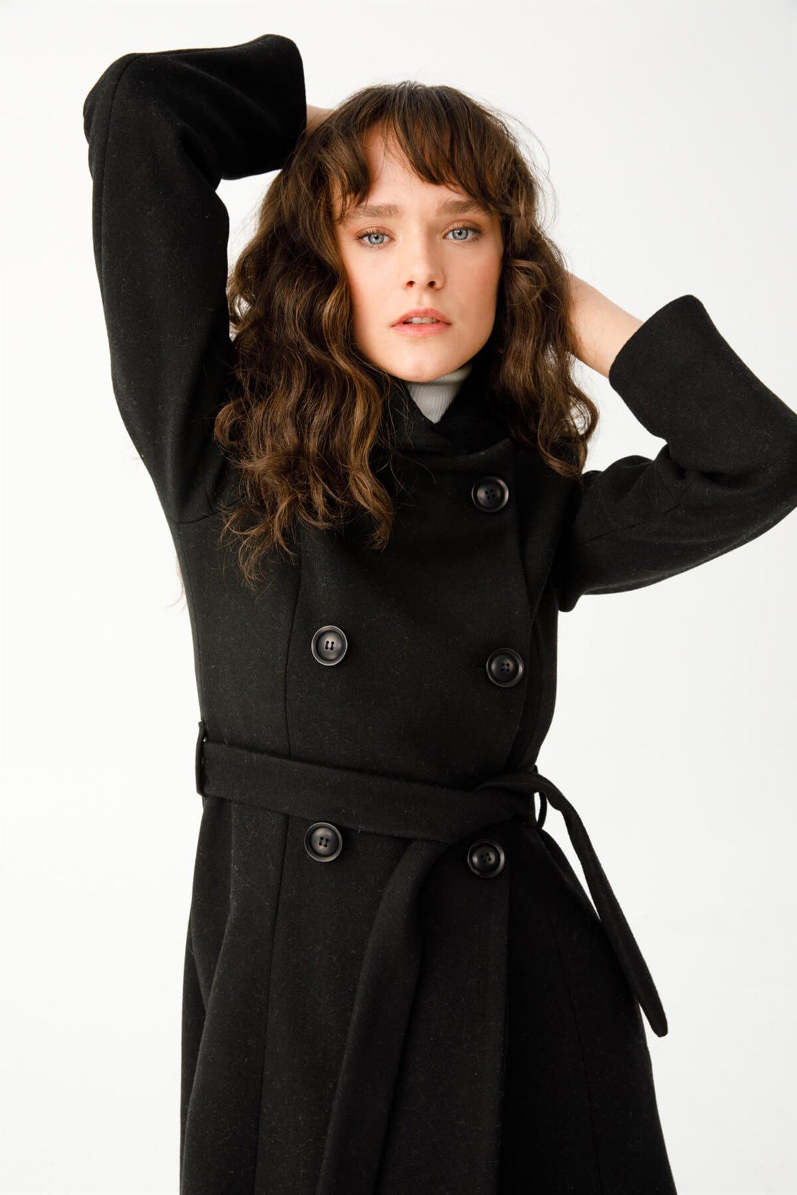 Boğum Yakalı Kruvaze Manto  Siyah