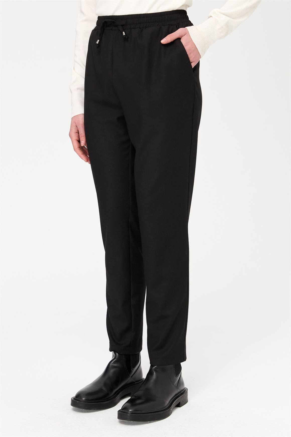 Beli Lastikli Havuç Paça Pantolon  Siyah