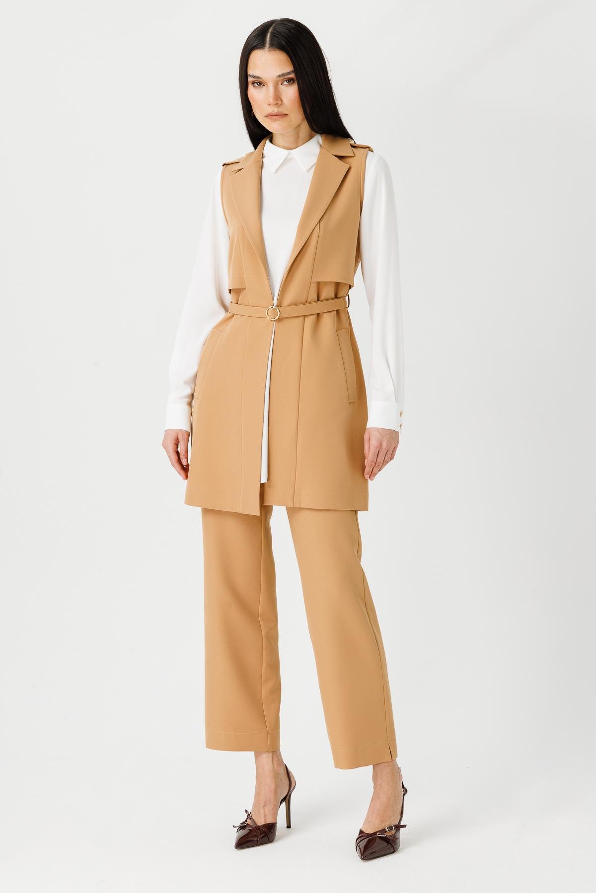 Aller Detaylı İnce Kemerli Yelek Pantolon Tunik  Camel