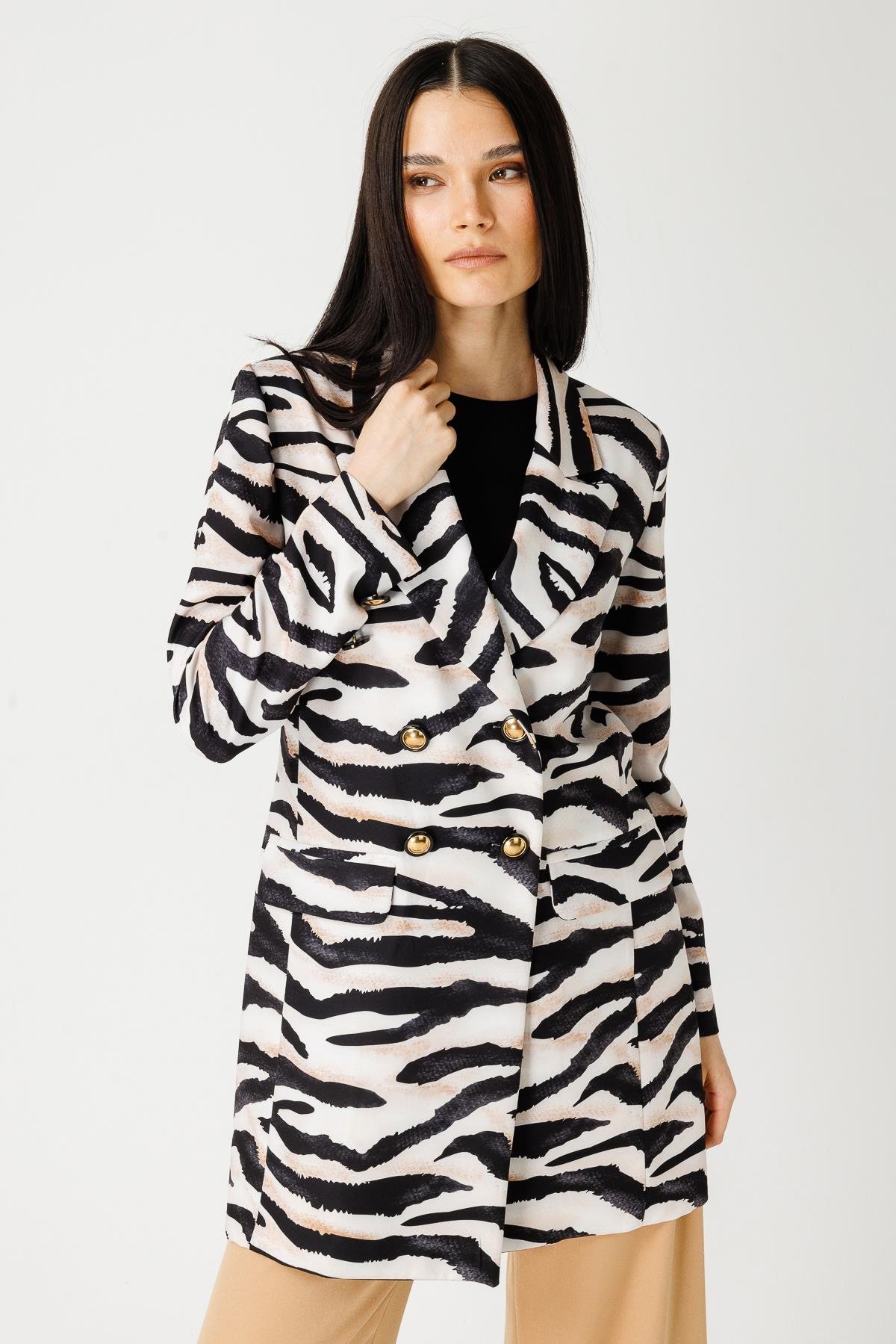 Animal Printed Ceket ve Duble Paça Pantolonlu Takım  Bej