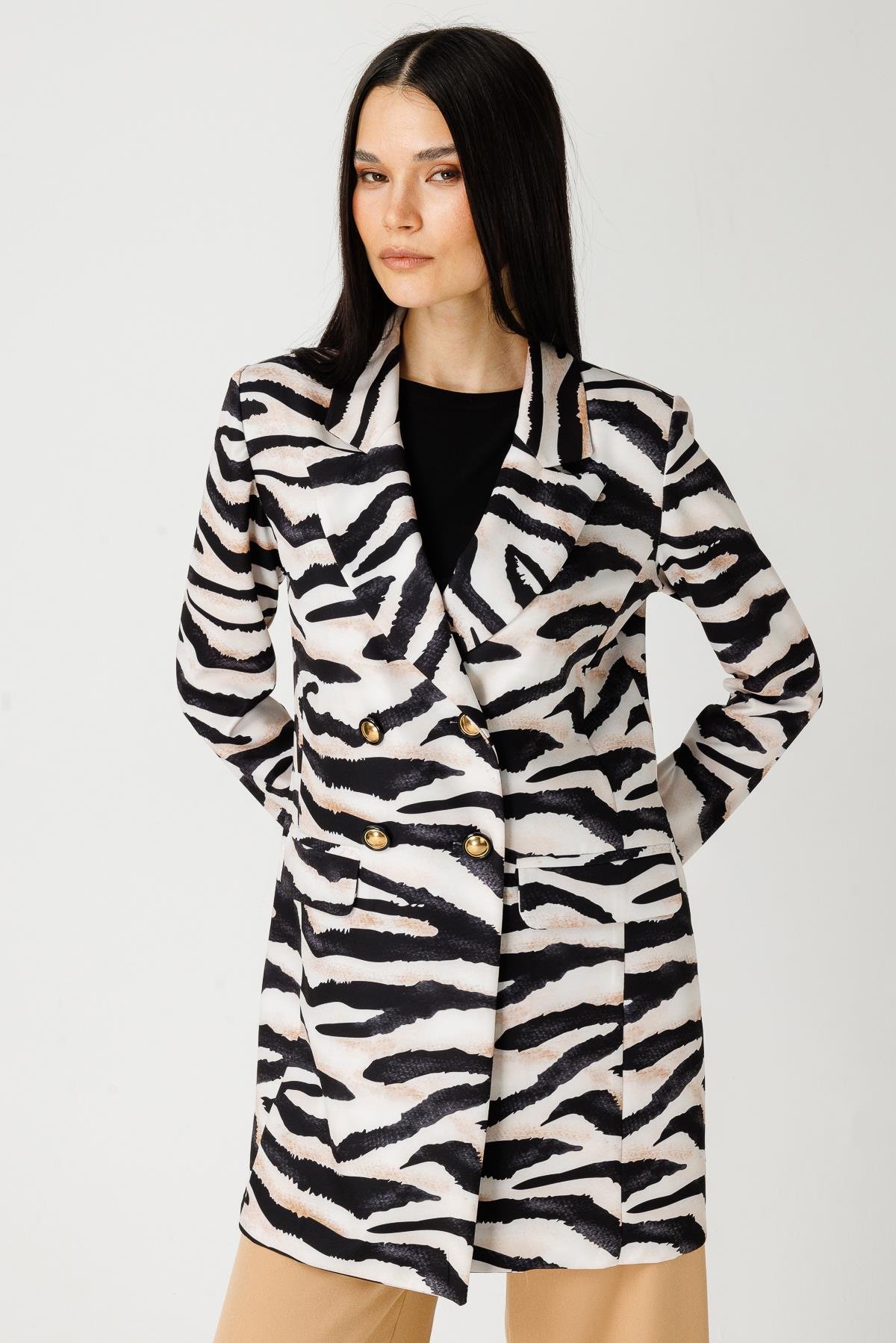 Animal Printed Ceket ve Duble Paça Pantolonlu Takım  Bej