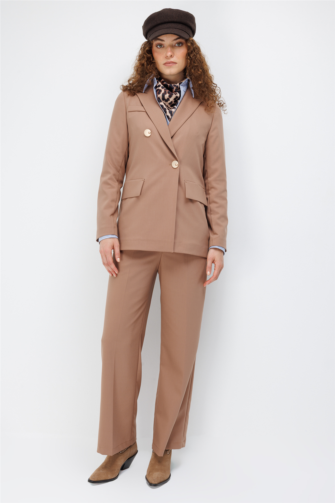 Asimetrik Düğme Detaylı Blazer Takım  Camel