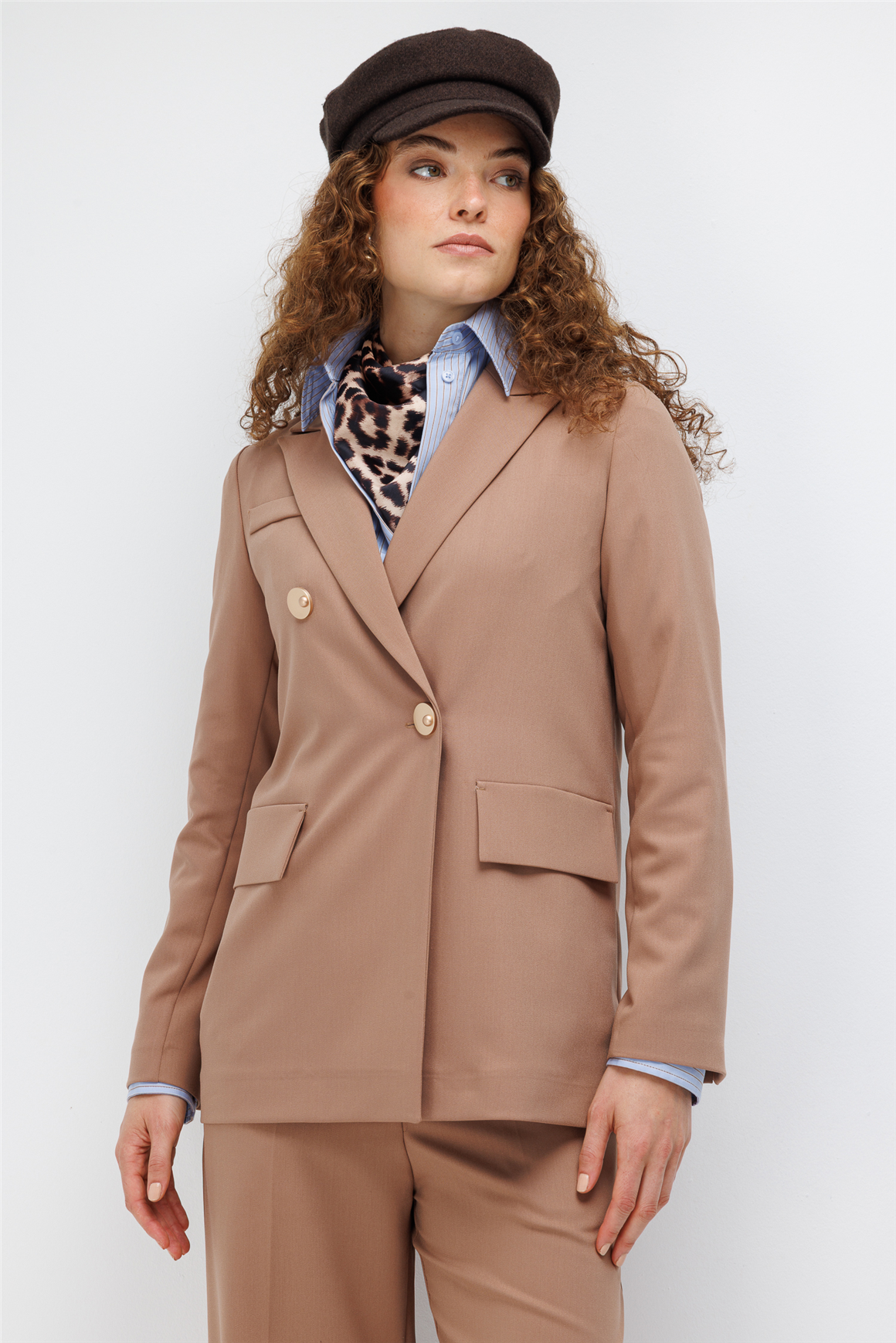 Asimetrik Düğme Detaylı Blazer Takım  Camel