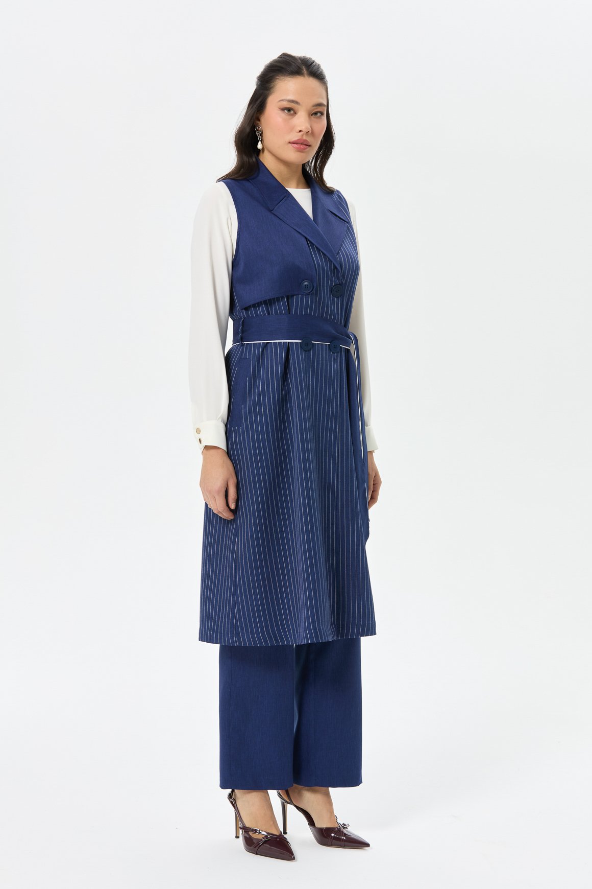 Çizgili ve Düz Polyviskon Kumaş Uzun Yelekli Pantolonlu Takım  Laci