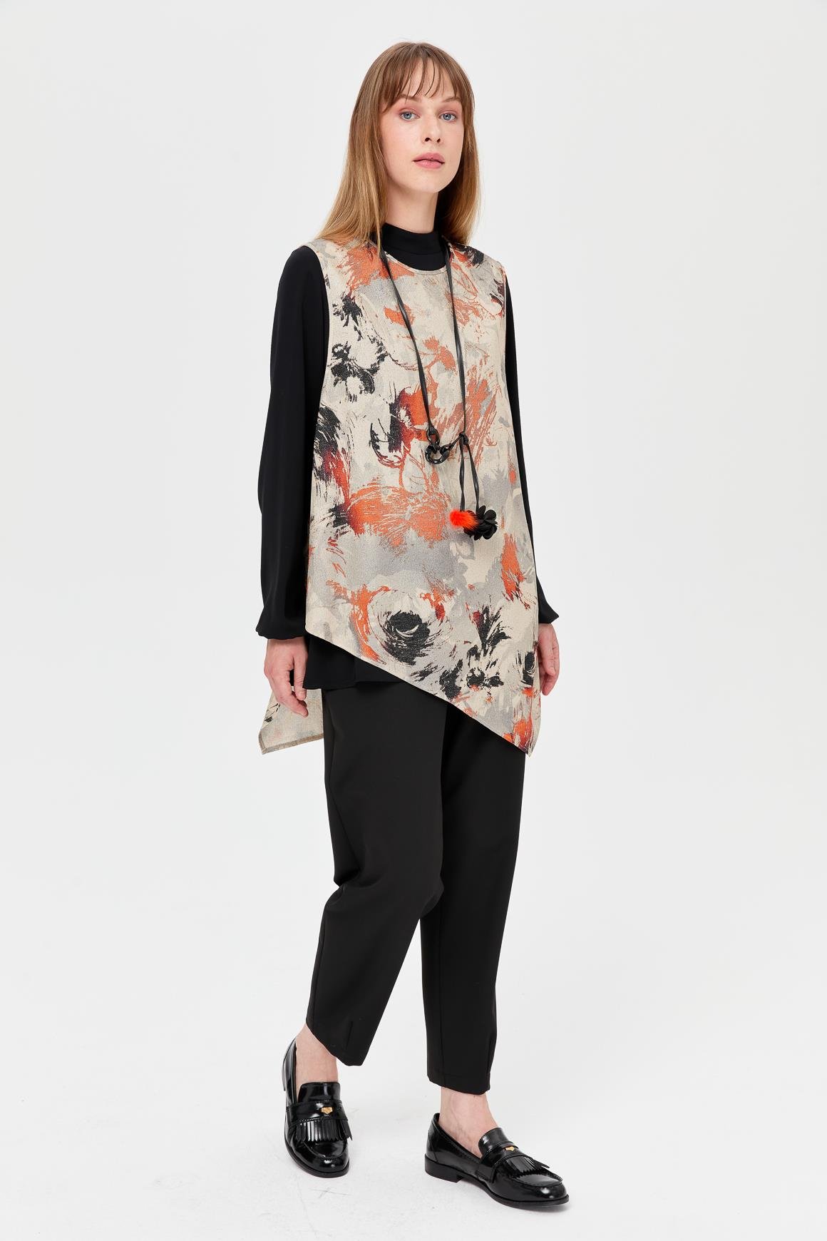 Desenli Kolye Detaylı Pantolonlu Takım  Bej