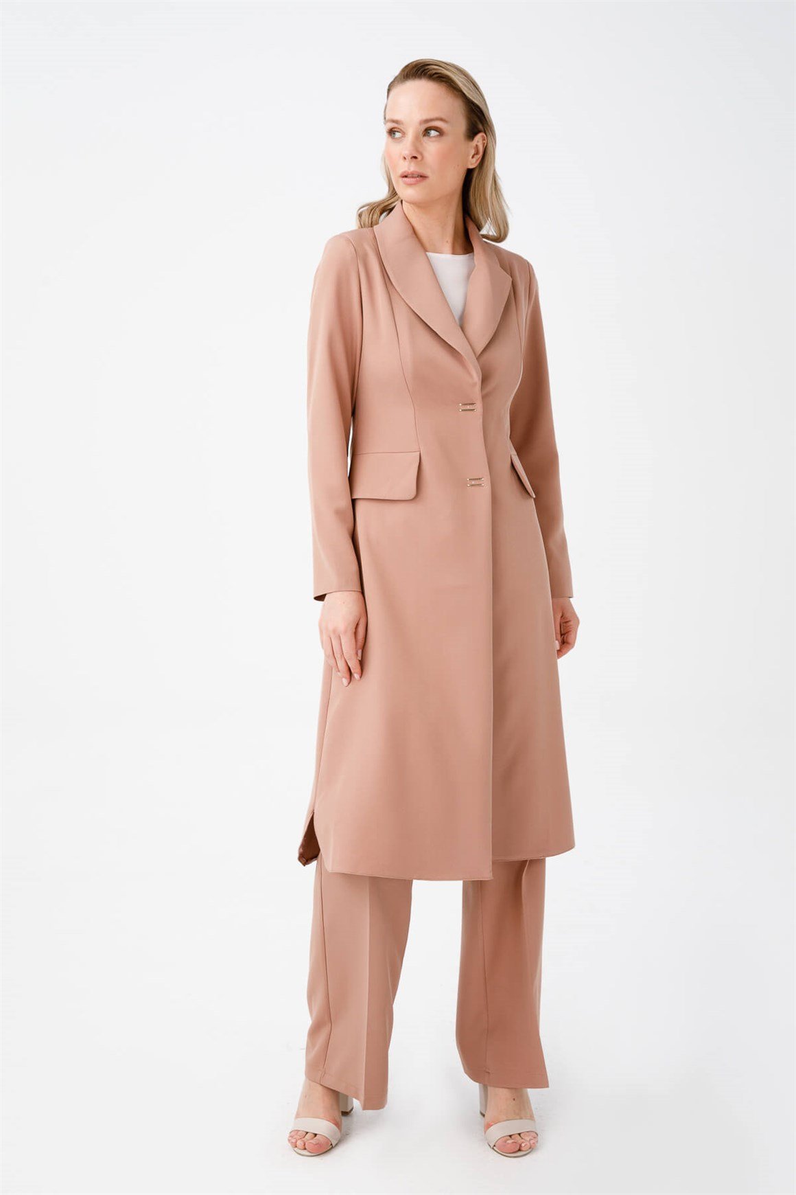 Erkek Ve Şal Yakalı Ceketli Takım  Vizon