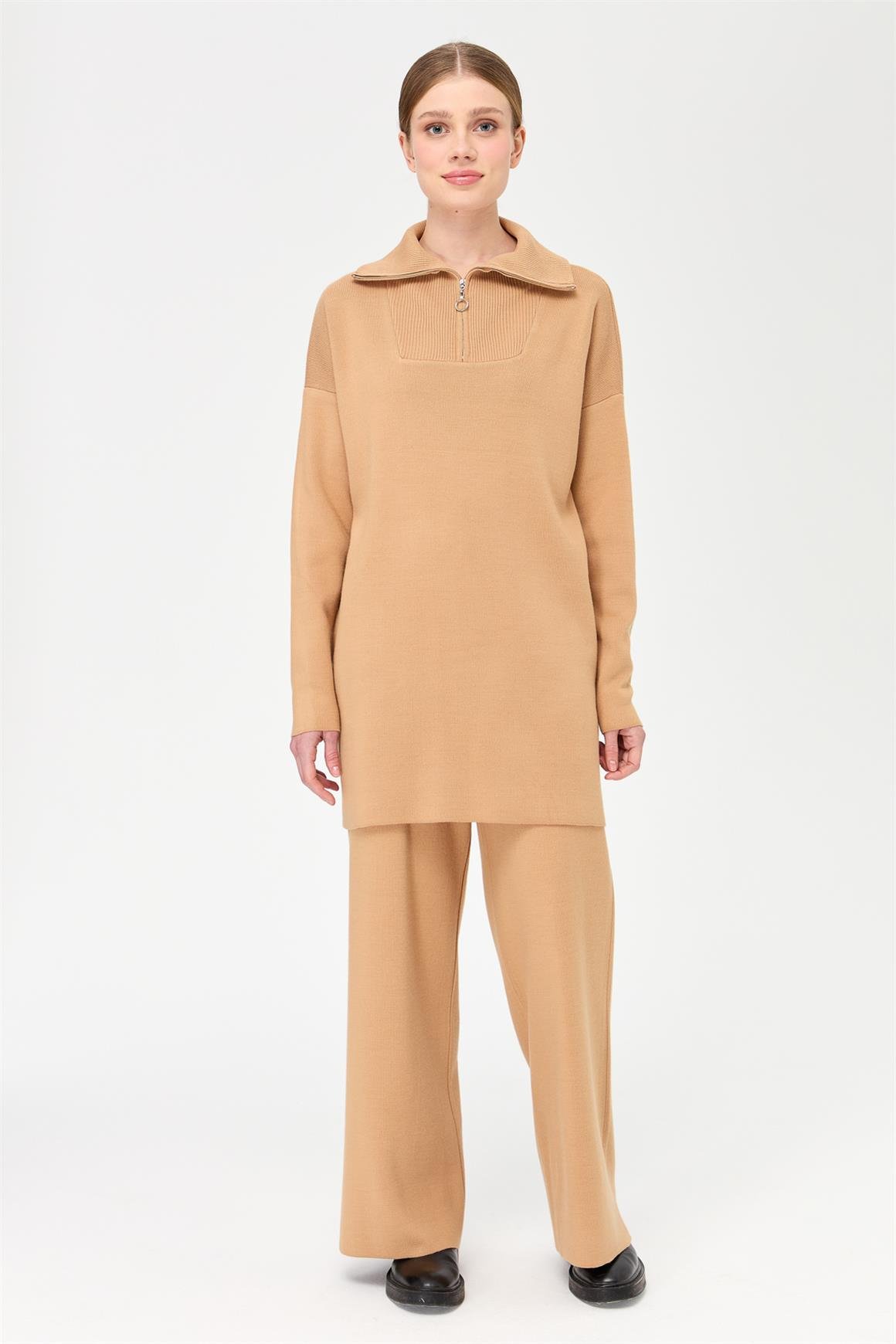 Fermuar Kapama Yakalı Triko Pantolonlu Takım  Vizon