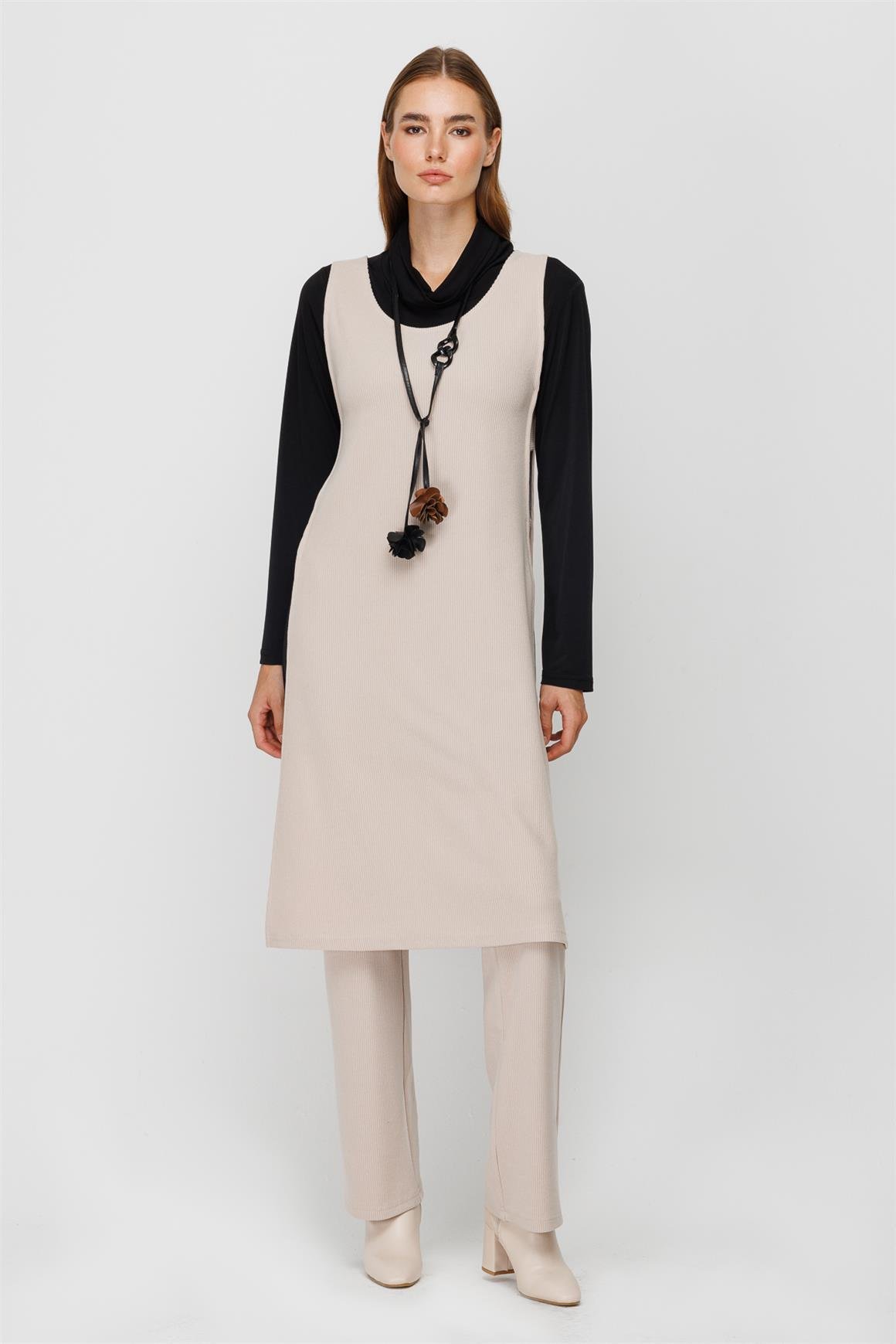 Fitilli Örme Kumaştan Yanları Pencere Detaylı Bluz Tunik Pantolon Kolye Takım  Taş