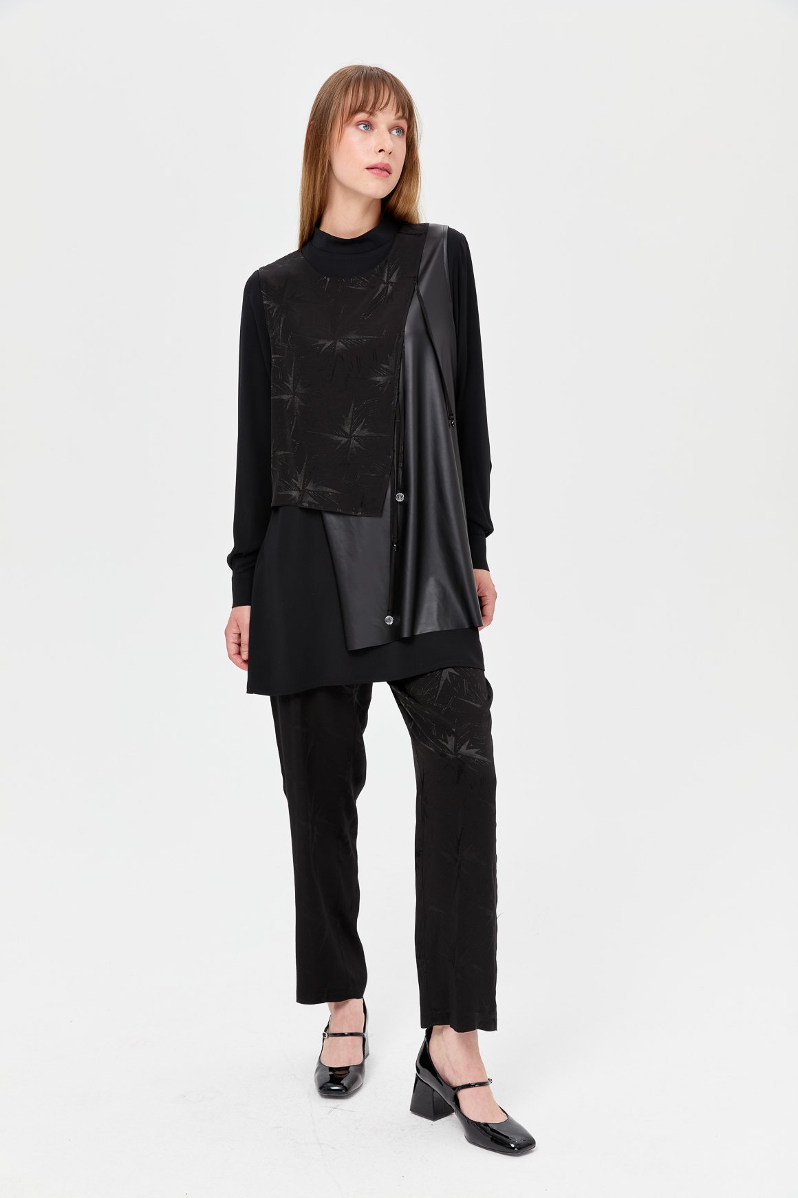 Floş Kumaş Kendinden Desenli Pantolonlu Takım  Siyah