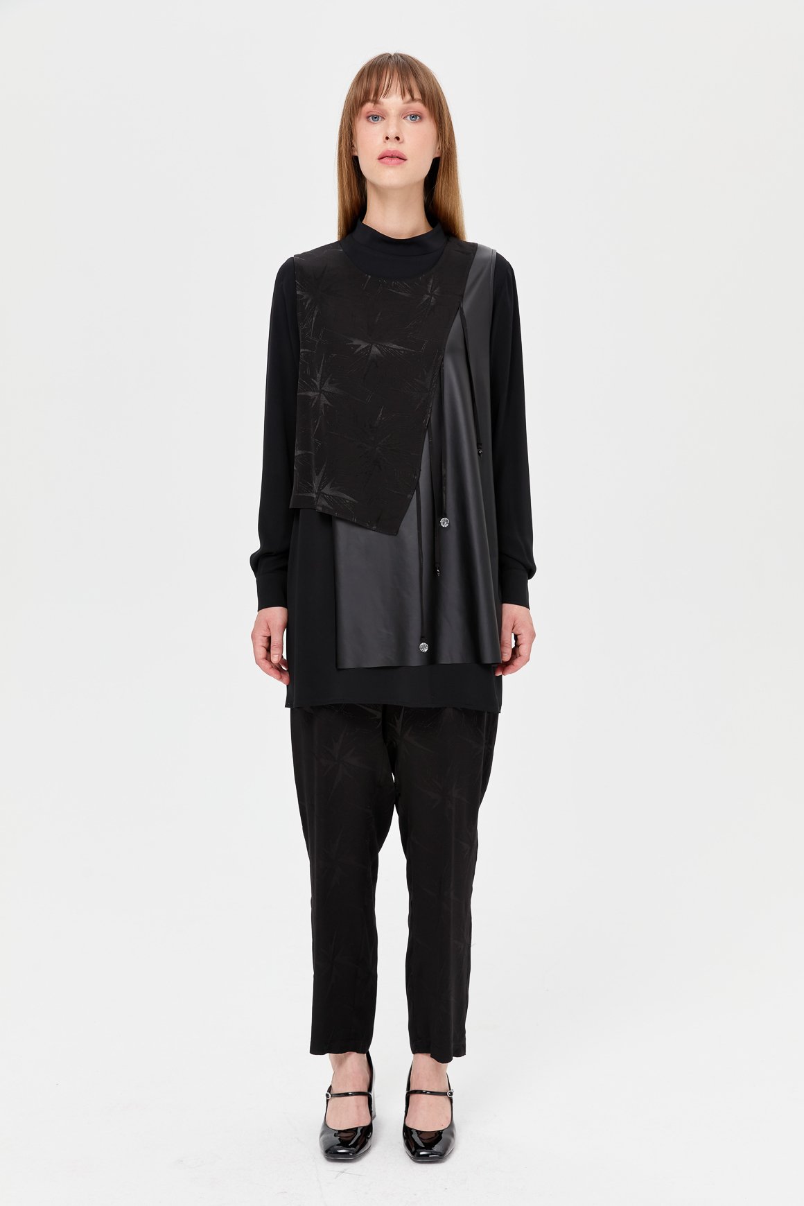 Floş Kumaş Kendinden Desenli Pantolonlu Takım  Siyah