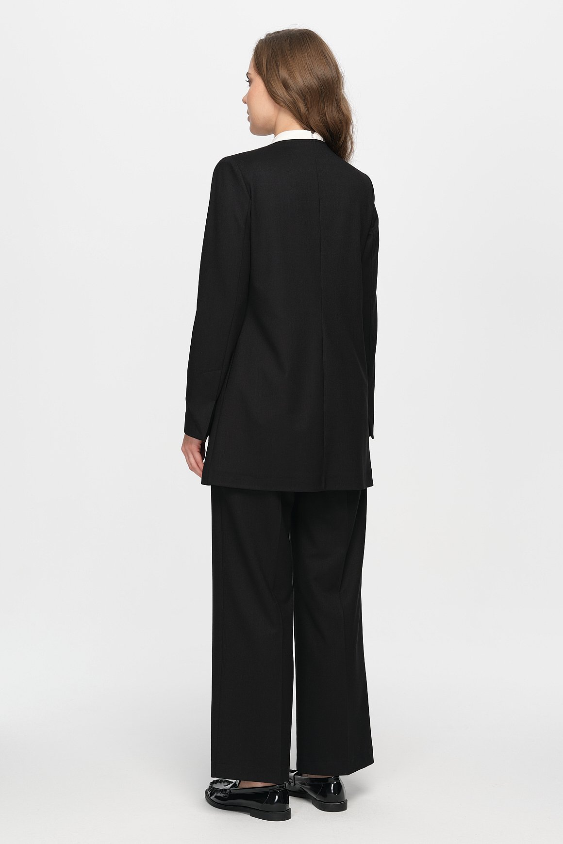 İki Düğmeli Yaka Aksesuarlı Pantolonlu Ofis Takım  Siyah
