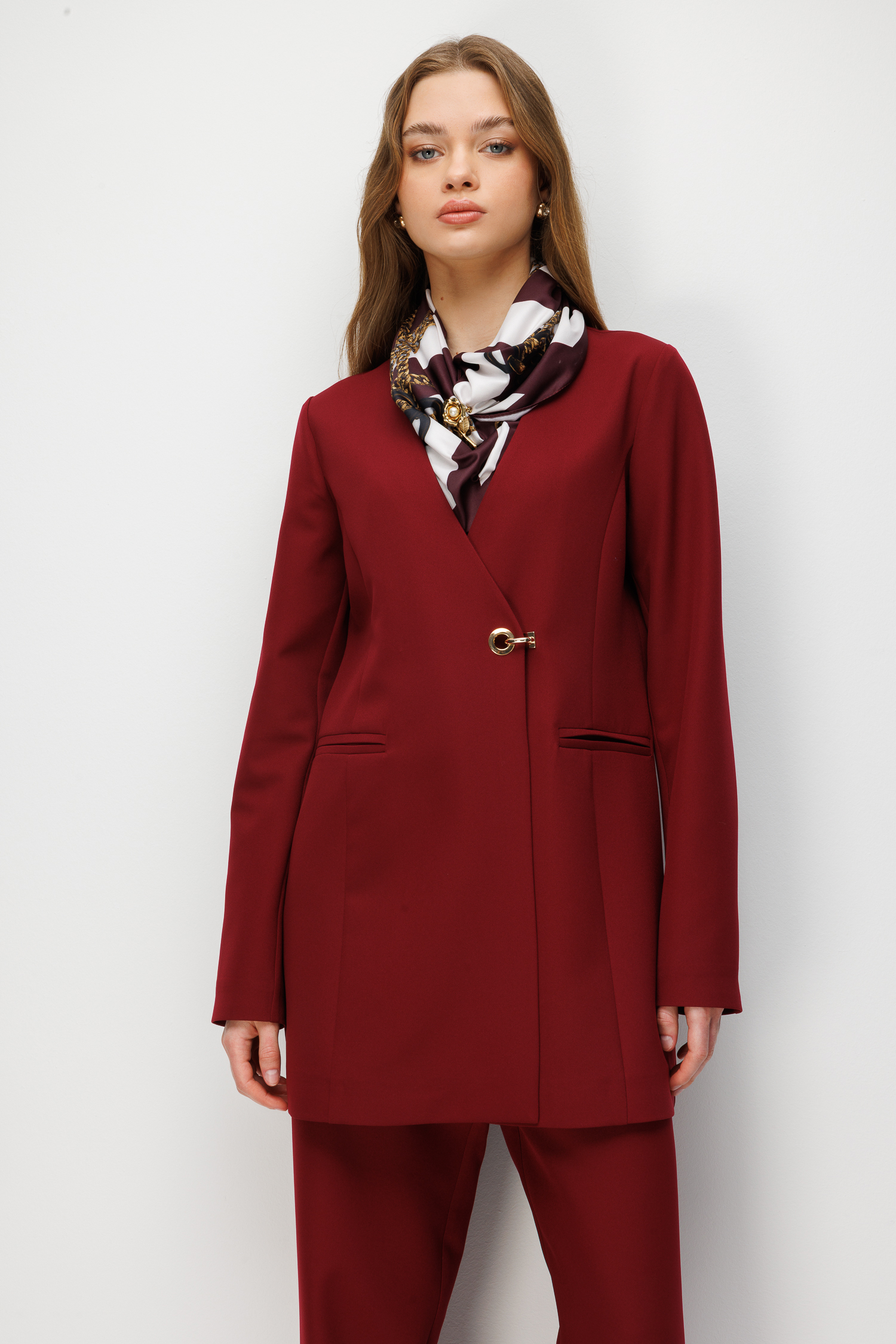 Kilit DEtaylı Eşarplı Takım  Bordo