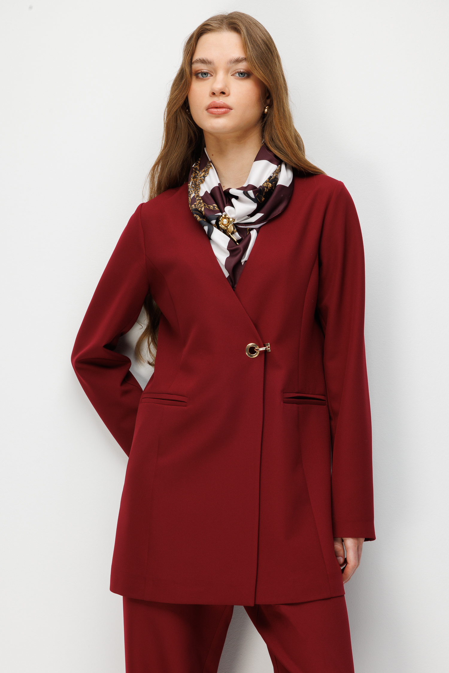 Kilit DEtaylı Eşarplı Takım  Bordo