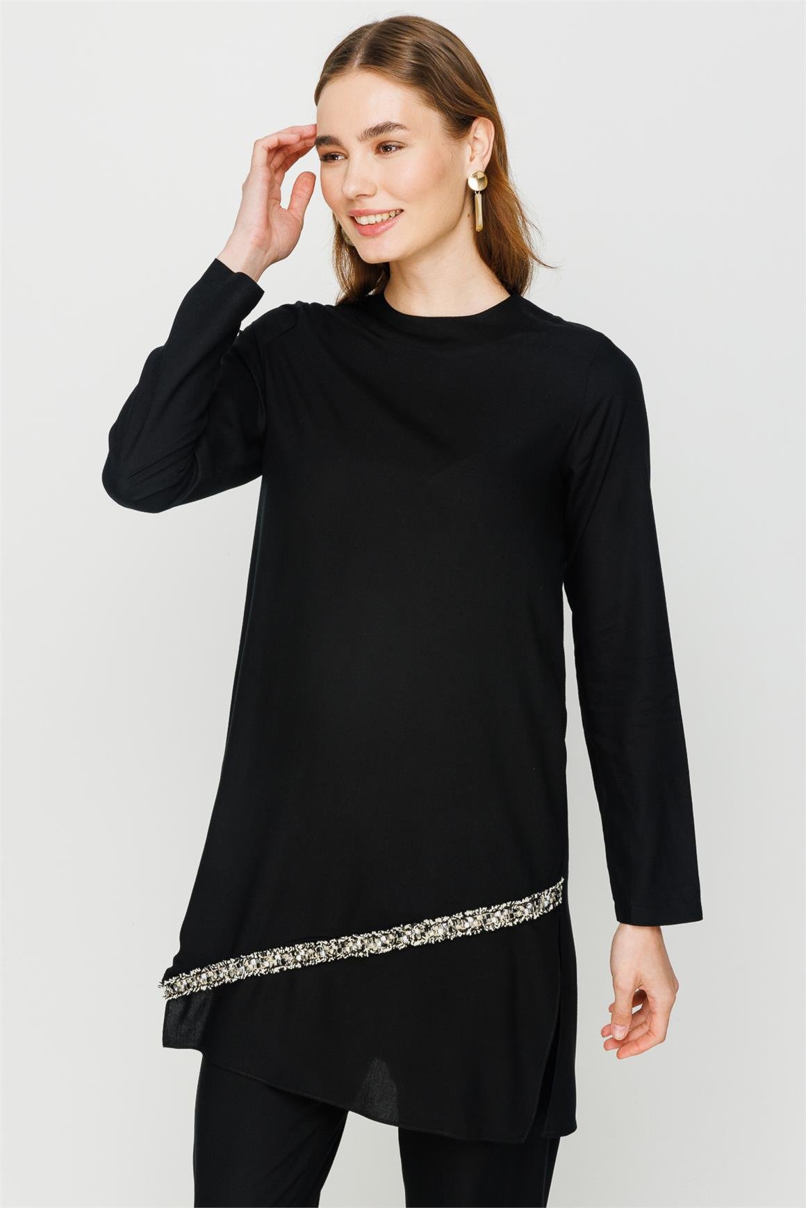 Önü Şerit Aksesuar Detaylı Pantolon Tunik Takım  Siyah