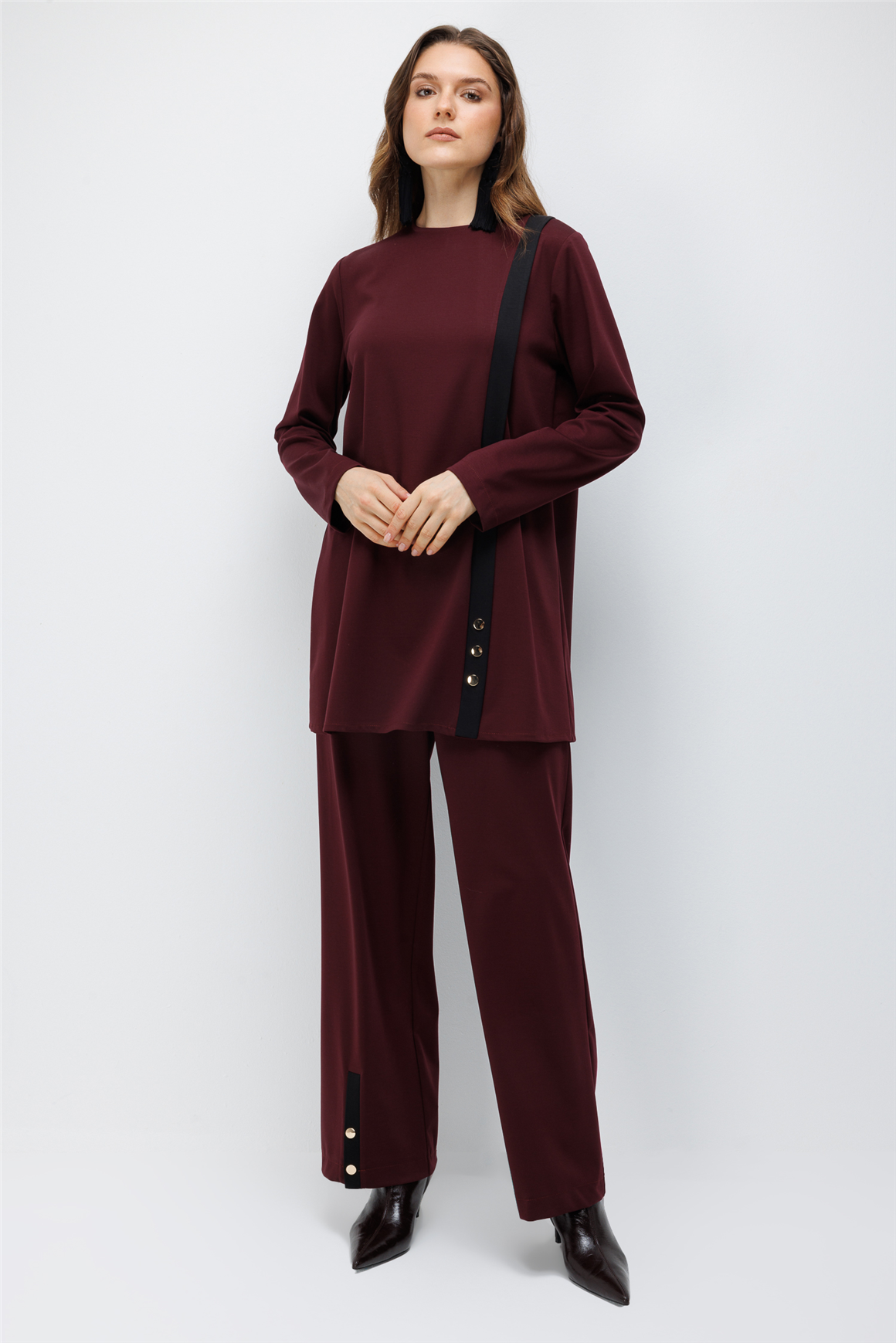 Şerit Detaylı Pantolonlu Takım  Bordo