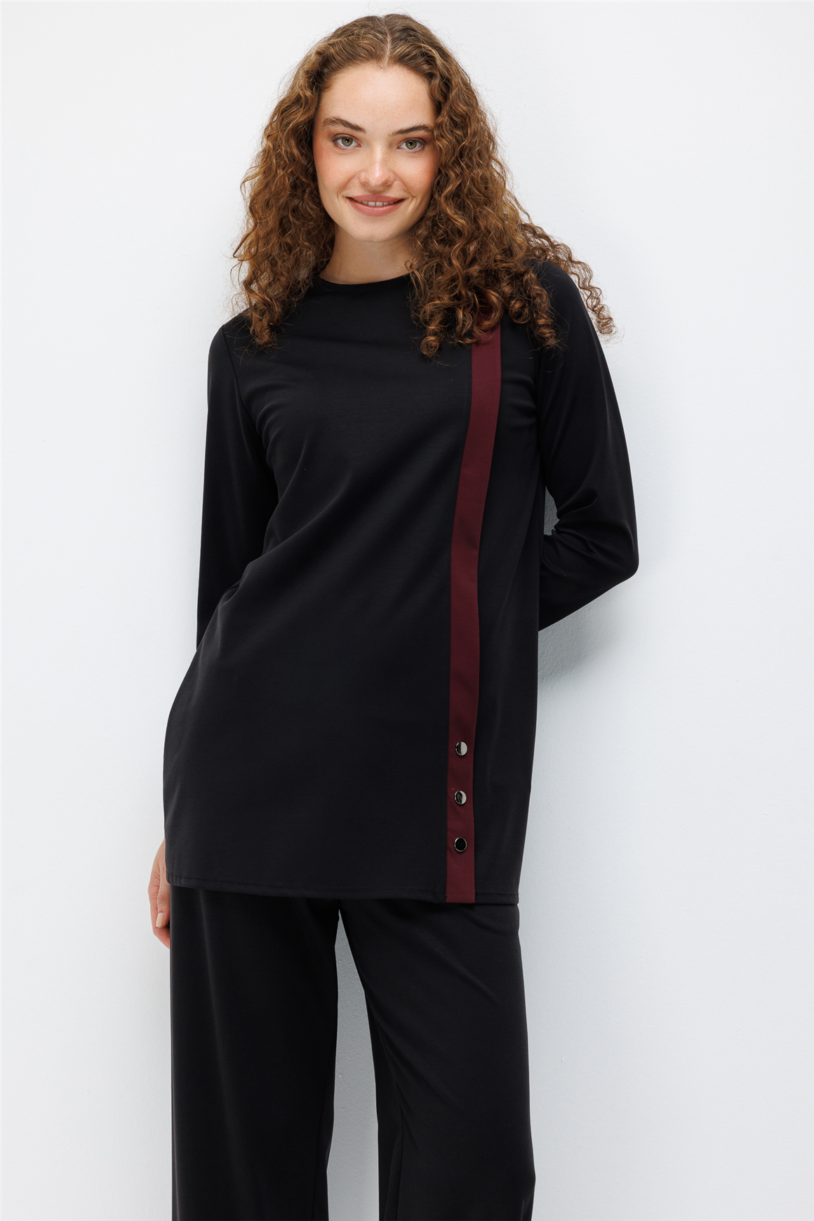 Şerit Detaylı Pantolonlu Takım  Siyah