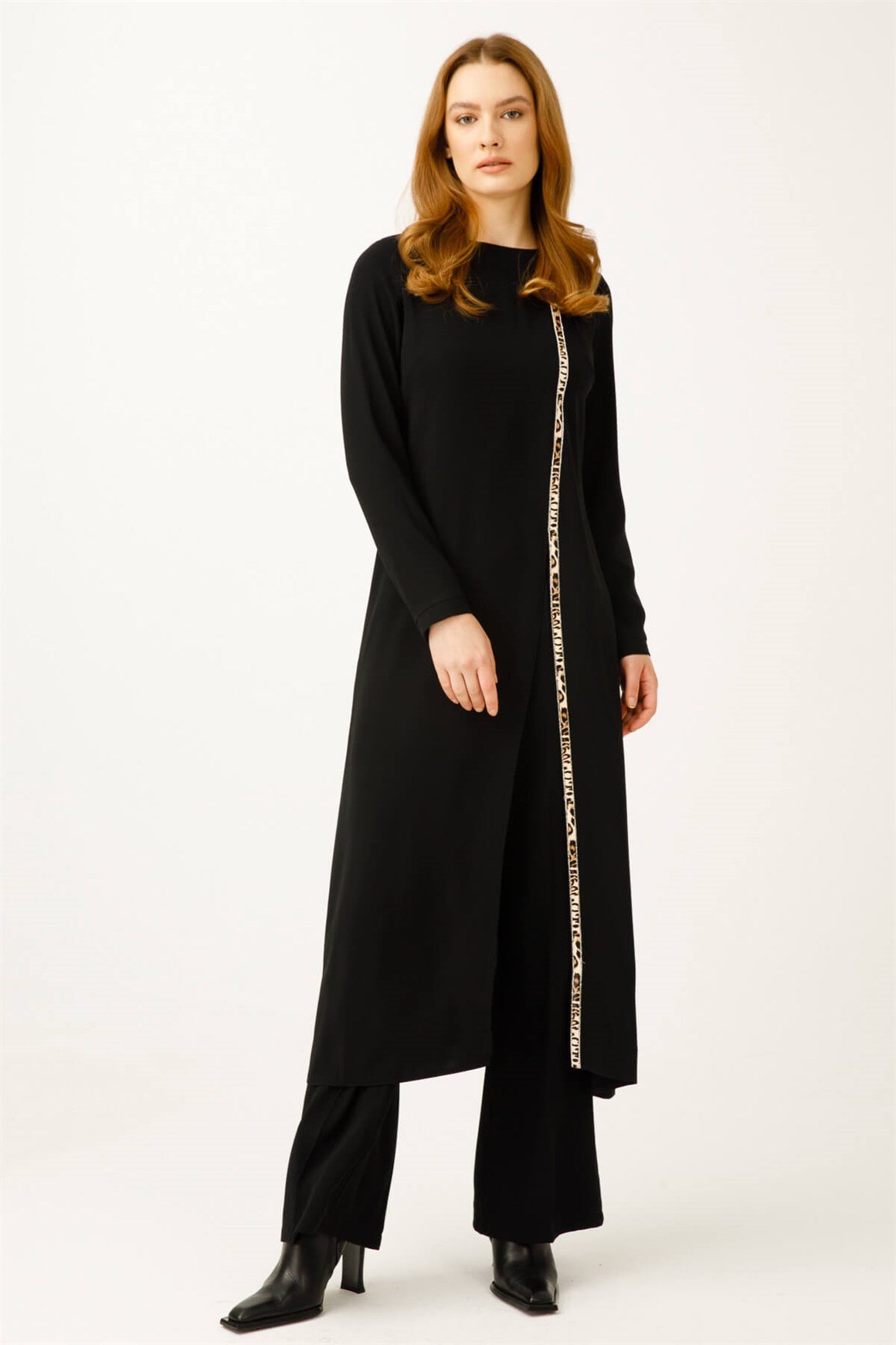 Şerit Leopar Aksesuarlı Pantolonlu Takım  Siyah