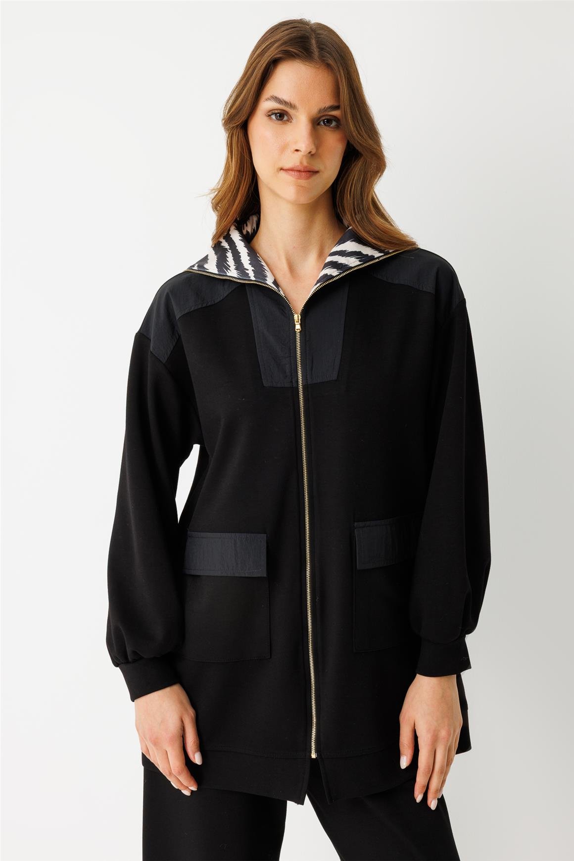 Yakası Garnili Pantolonlu Takım  Siyah