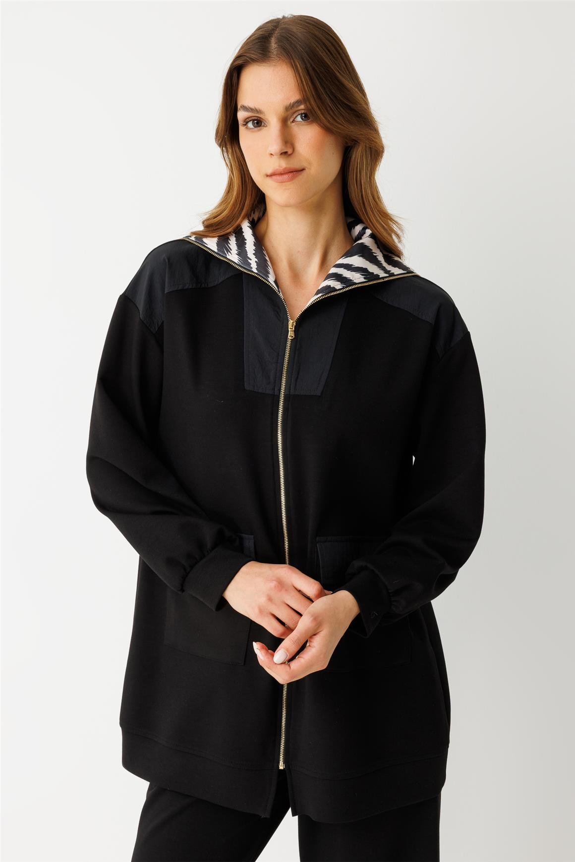 Yakası Garnili Pantolonlu Takım  Siyah