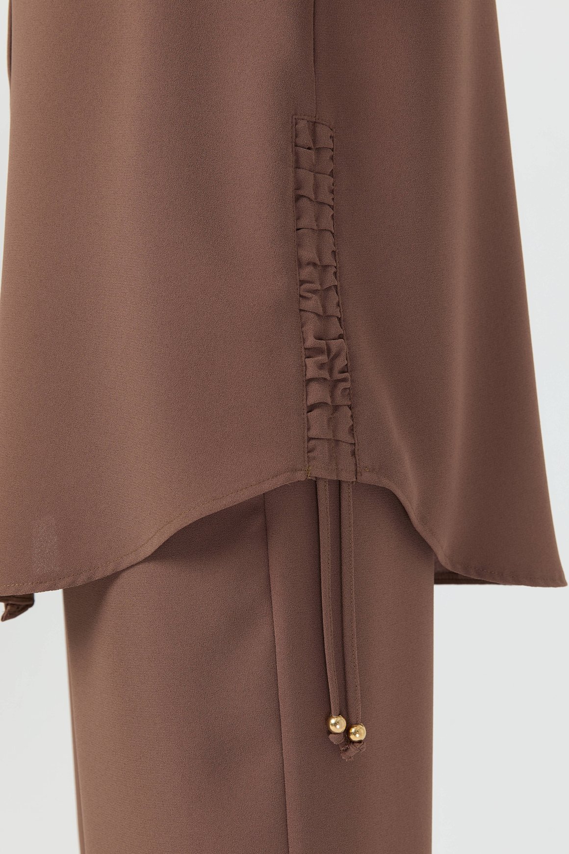 Yandan Büzgü Detaylı Pantolonlu Takım  Taba