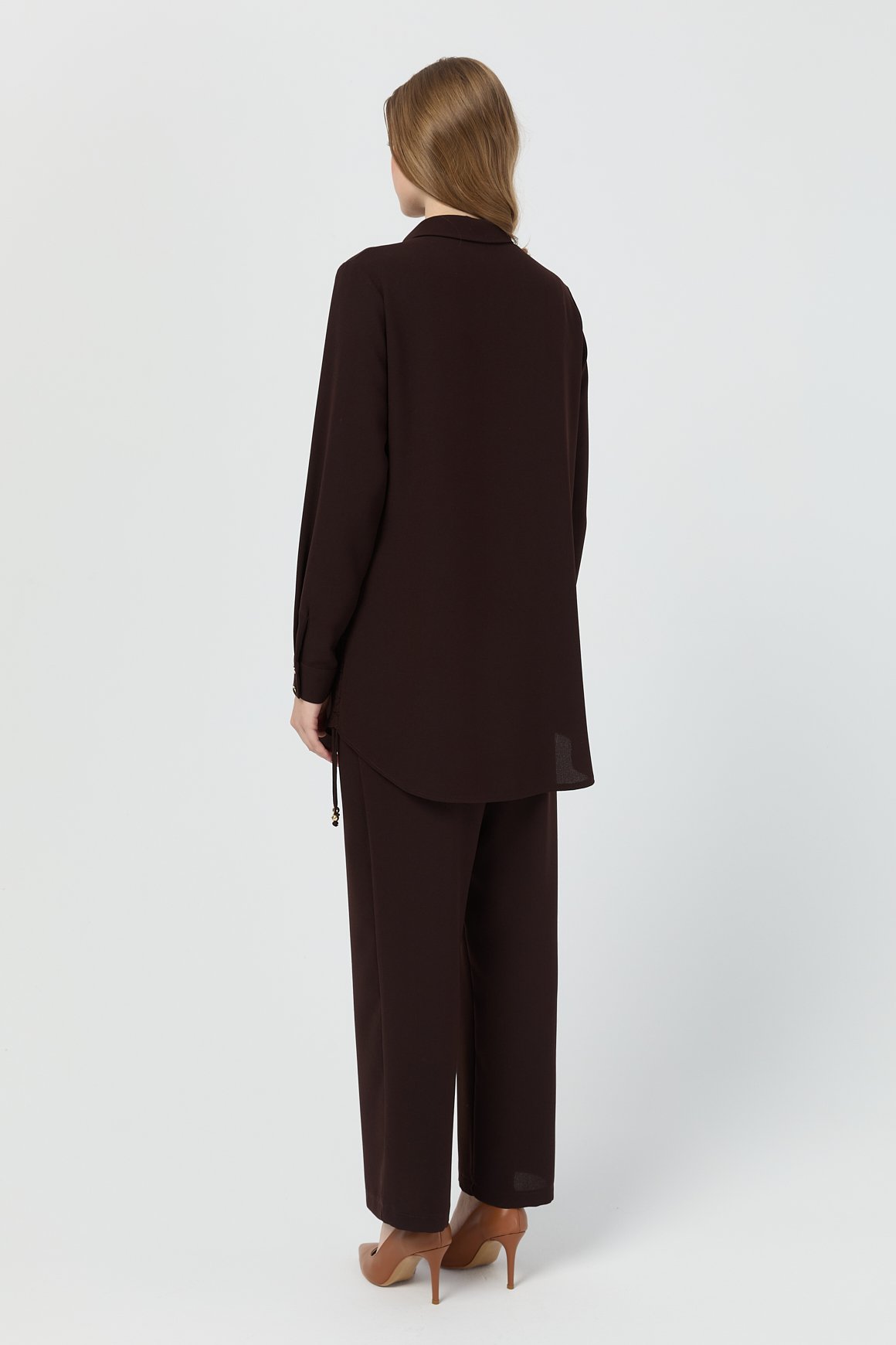 Yandan Büzgü Detaylı Pantolonlu Takım  Kahve