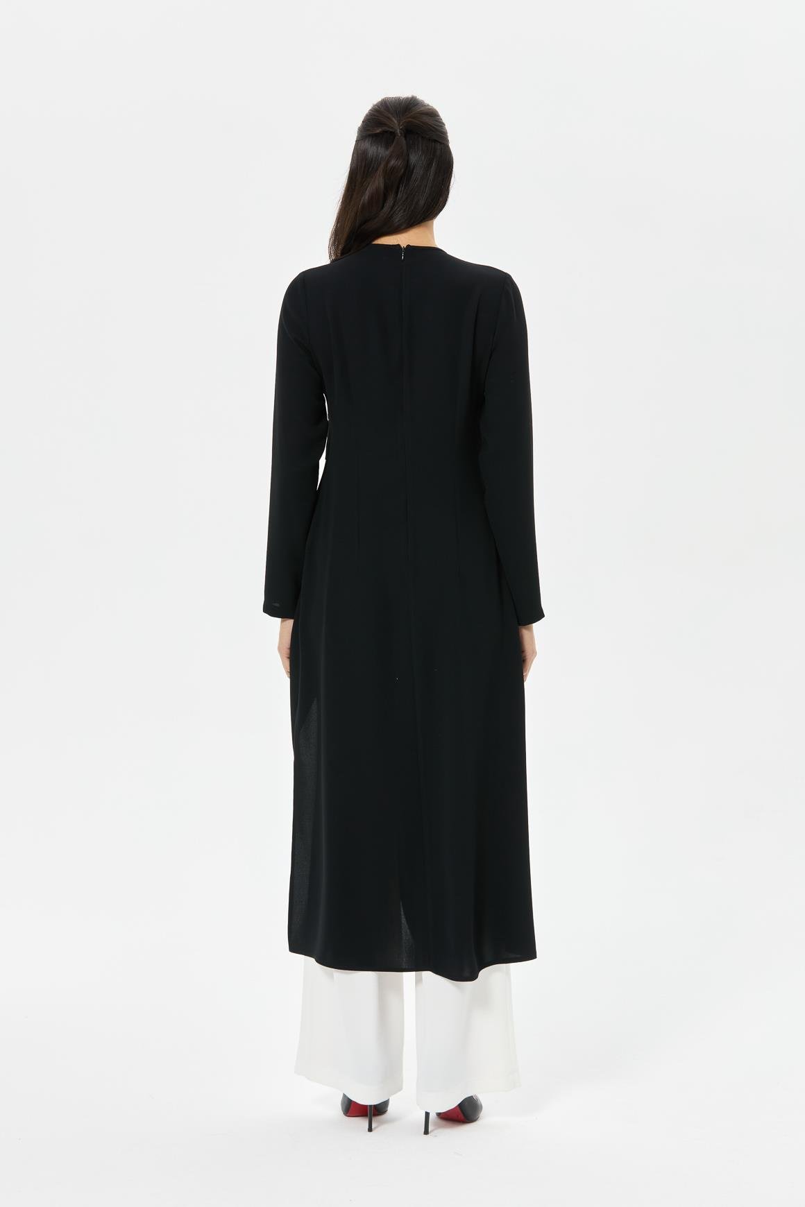 Yırtmaç Detaylı Taş Zincirli Takım  Ekru