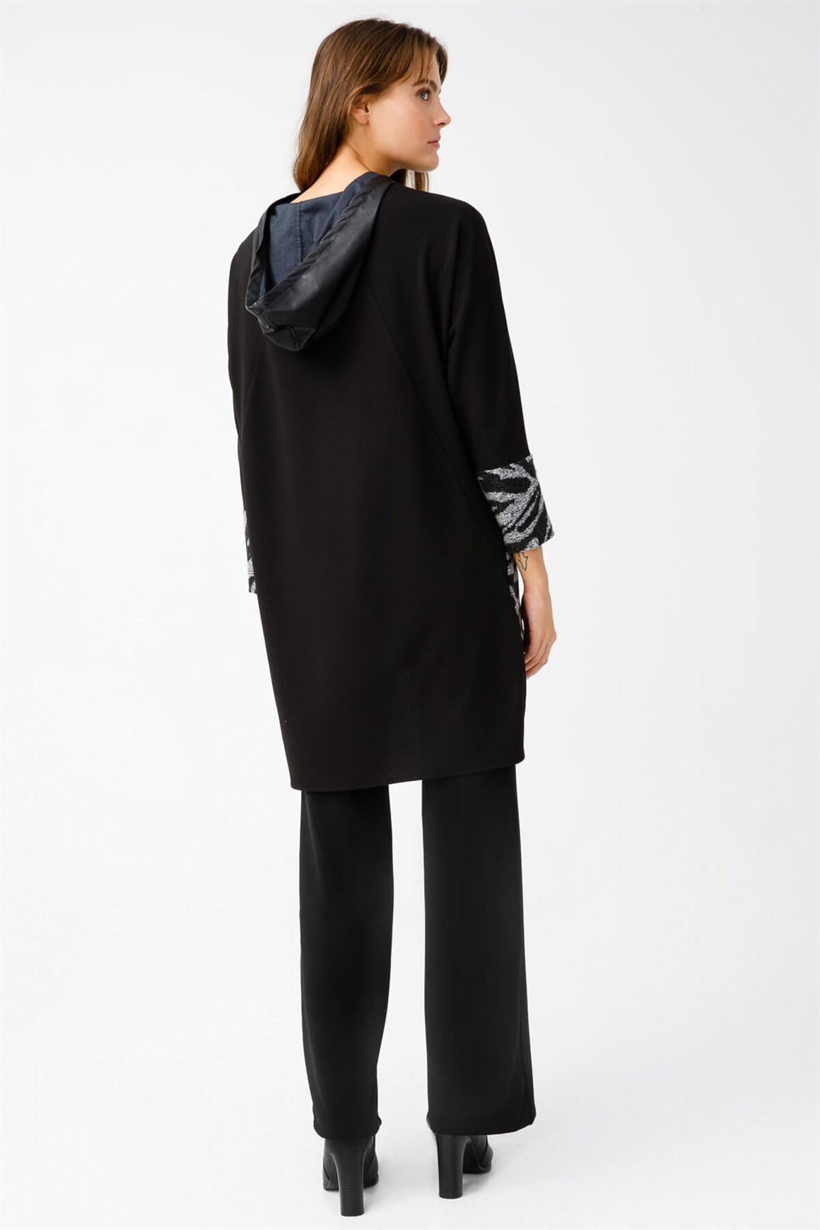 Zebra Desenli Deri Kapişonlu Pantolonlu Takım  Siyah