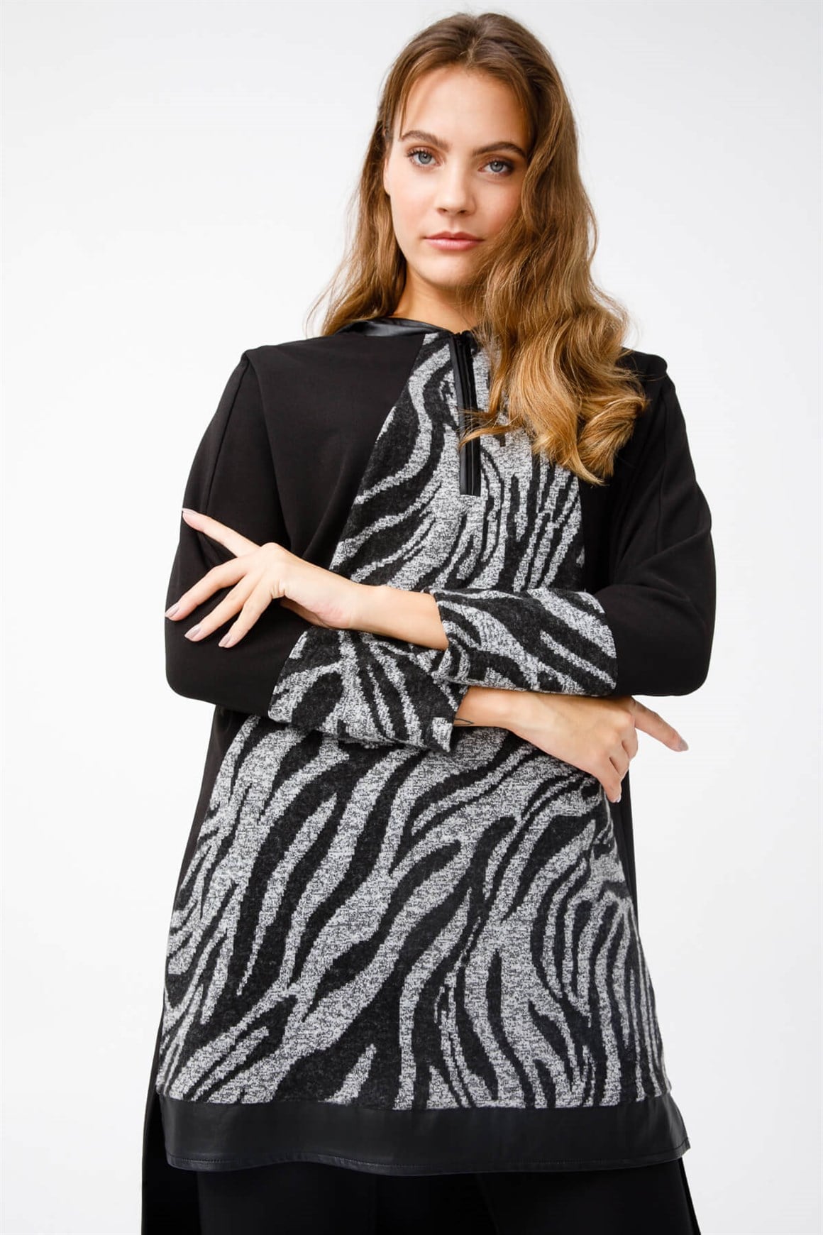 Zebra Desenli Deri Kapişonlu Pantolonlu Takım  Siyah