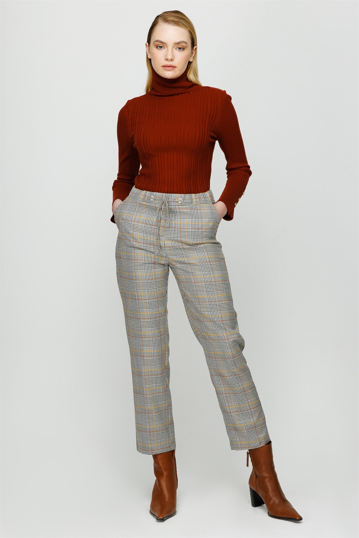 Rahat Korsajlı Beden Ayarlamalı Ekose Desenli Pantolon  Safran