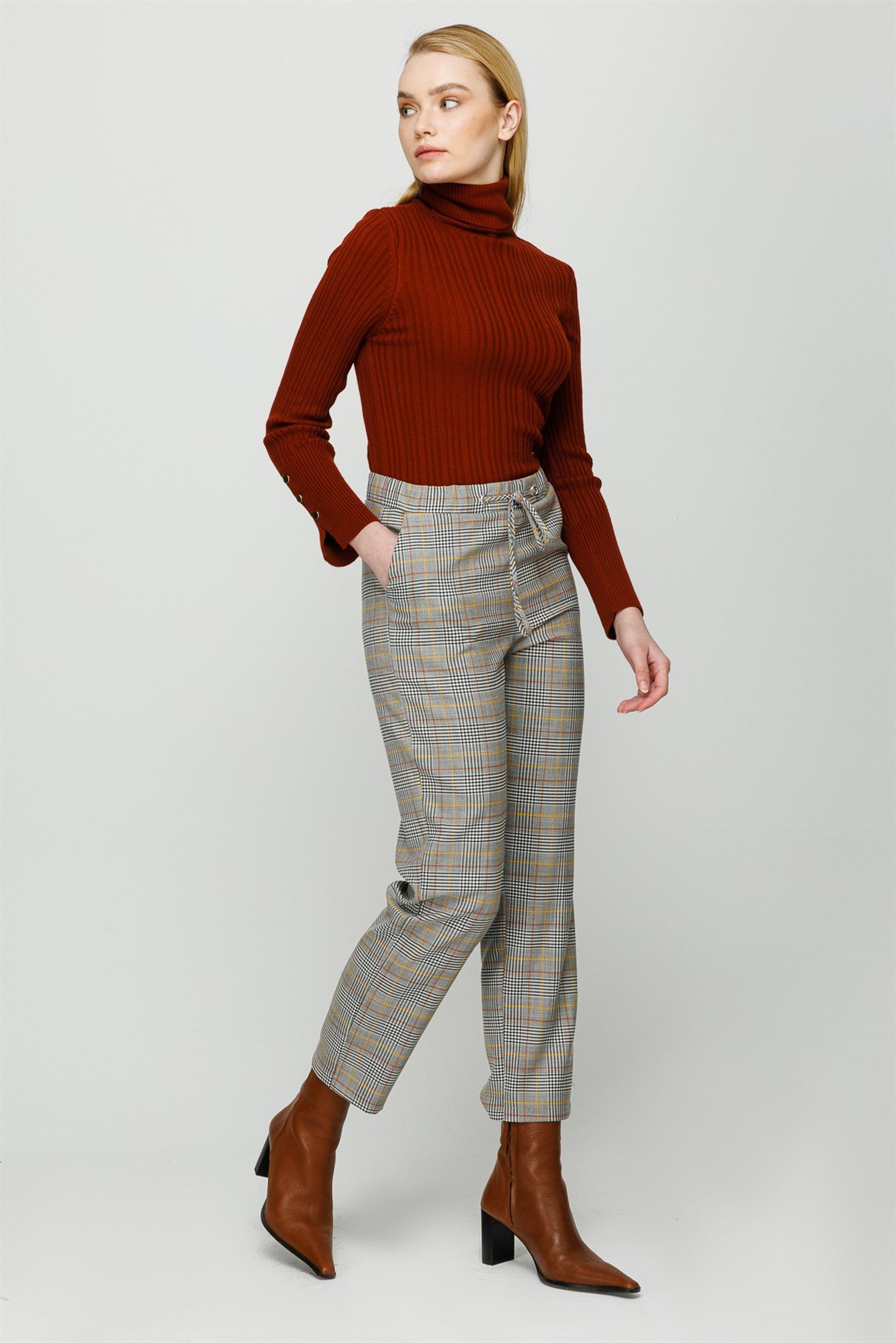 Rahat Korsajlı Beden Ayarlamalı Ekose Desenli Pantolon  Safran