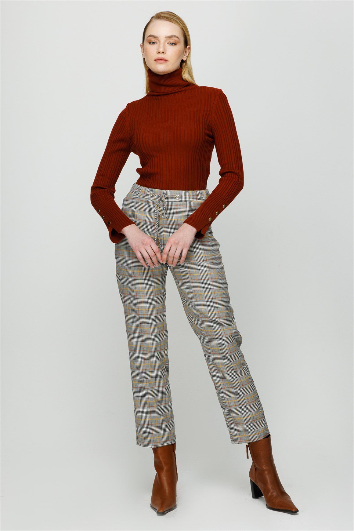 Rahat Korsajlı Beden Ayarlamalı Ekose Desenli Pantolon  Safran