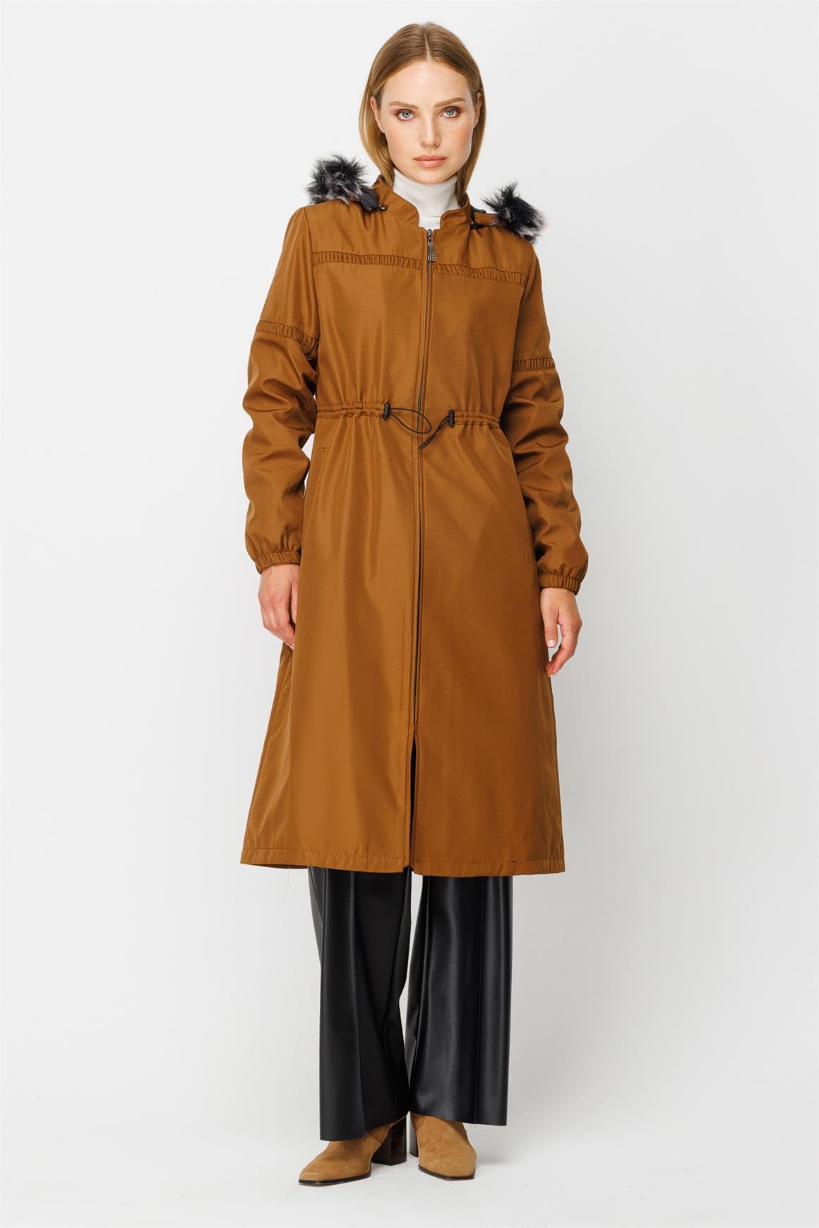 Büzgü Detaylı Ara Boy Parka  Taba