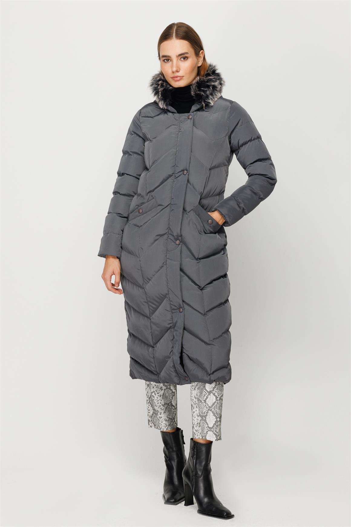 Verev Dikiş Detaylı Kapişon Kenarı Kürk Detaylı Dolgulu Kaban  Antrasit