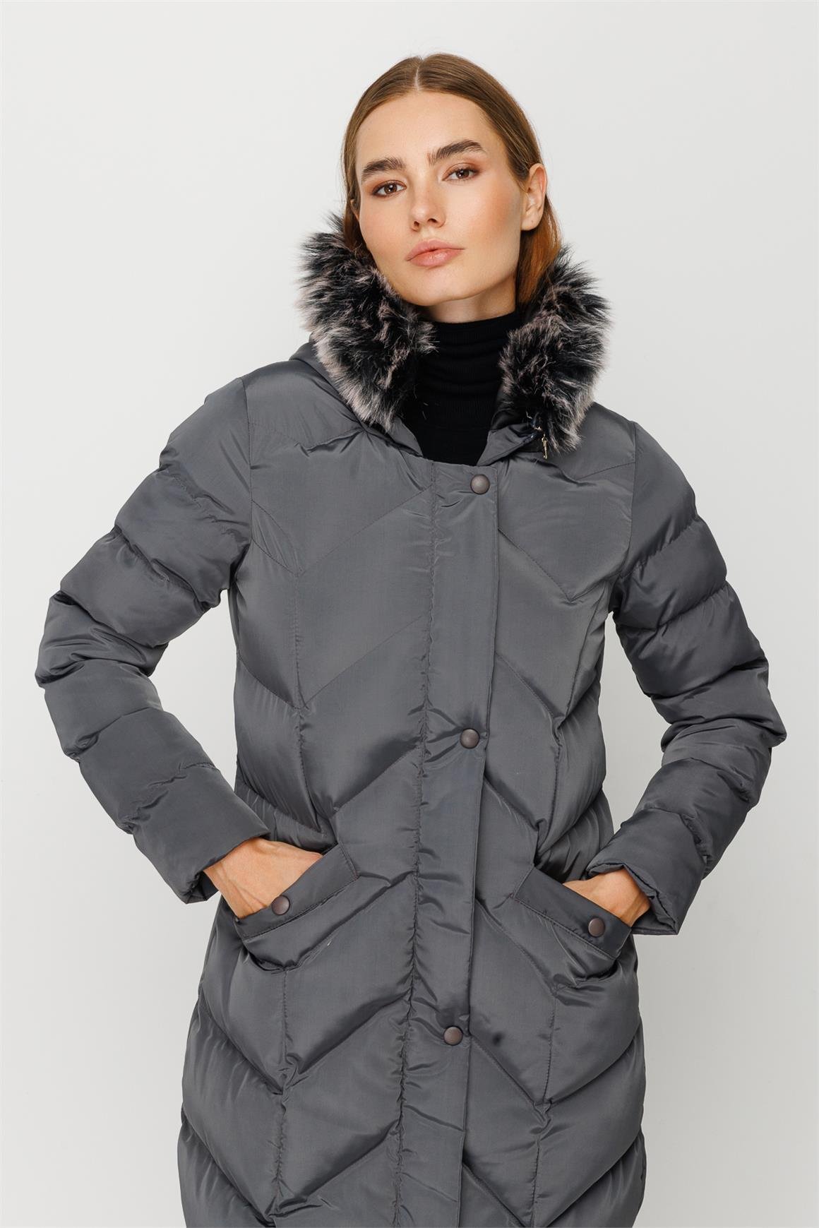 Verev Dikiş Detaylı Kapişon Kenarı Kürk Detaylı Dolgulu Kaban  Antrasit