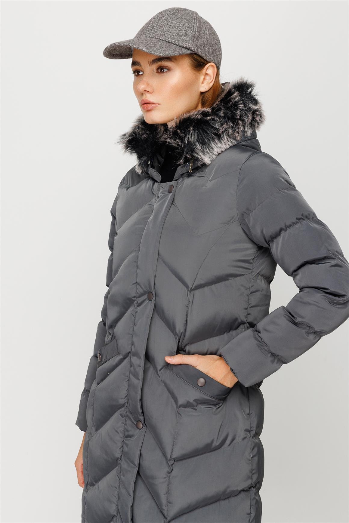 Verev Dikiş Detaylı Kapişon Kenarı Kürk Detaylı Dolgulu Kaban  Antrasit