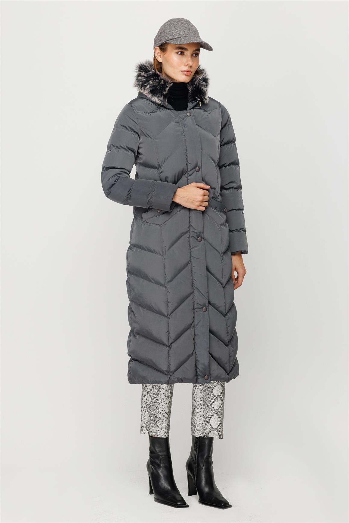 Verev Dikiş Detaylı Kapişon Kenarı Kürk Detaylı Dolgulu Kaban  Antrasit