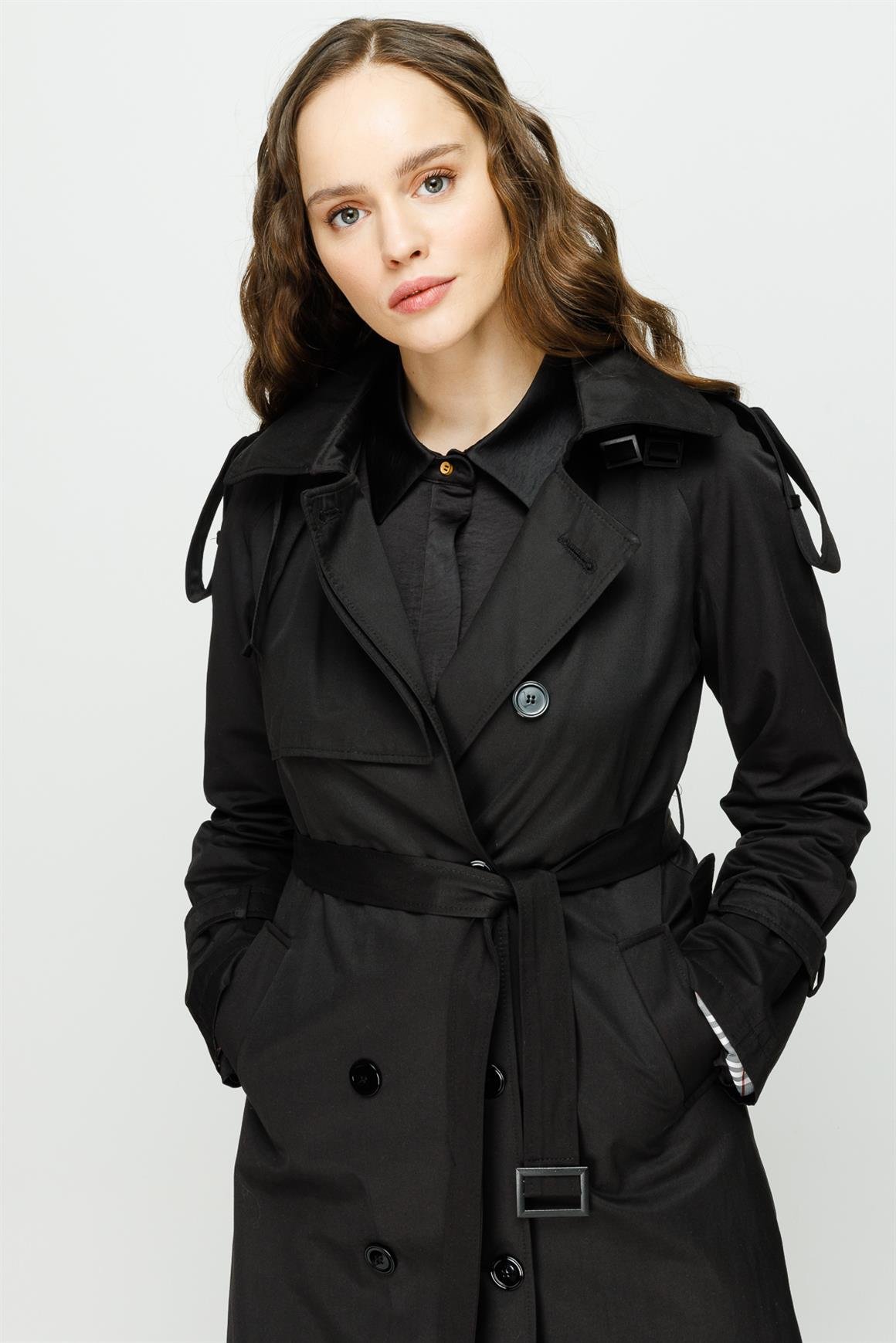 Apolet ve Aller Detaylı Trençkot  Siyah