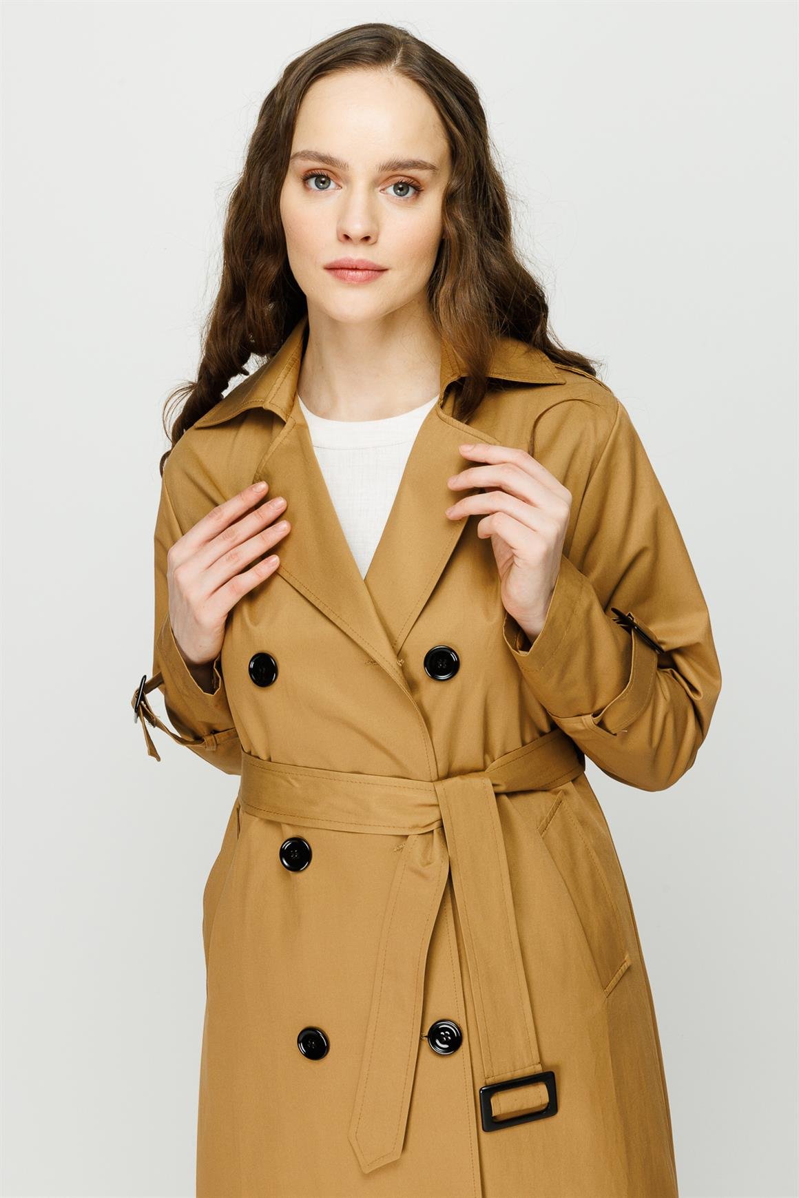 Reglan Kollu Kruvaze Kapamalı Trençkot  Camel