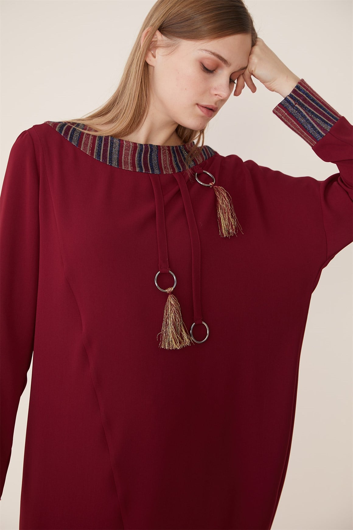 Bordo - Yakası Püsküllü Tunik