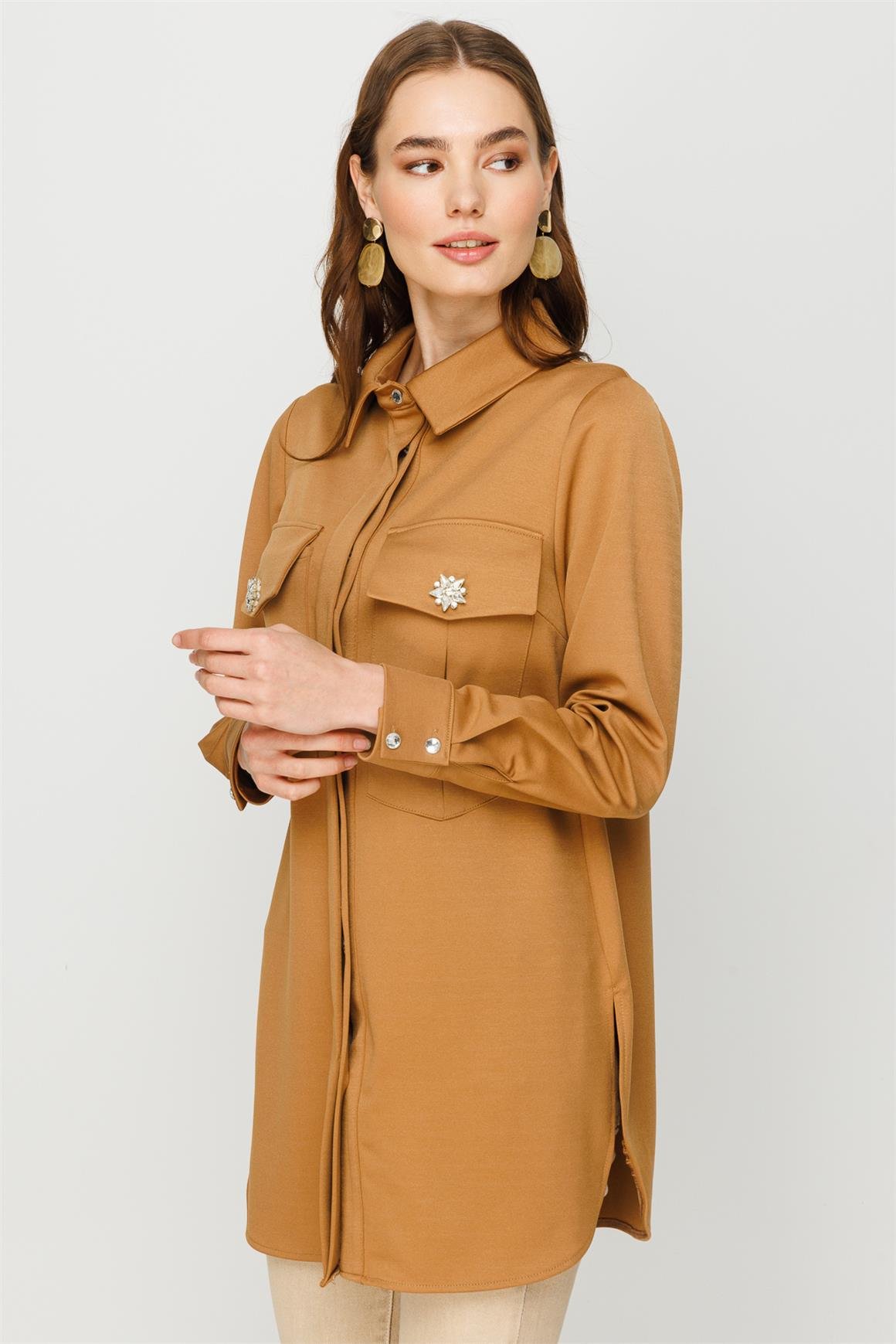Çift Cepli Broş Detaylı Tunik  Camel