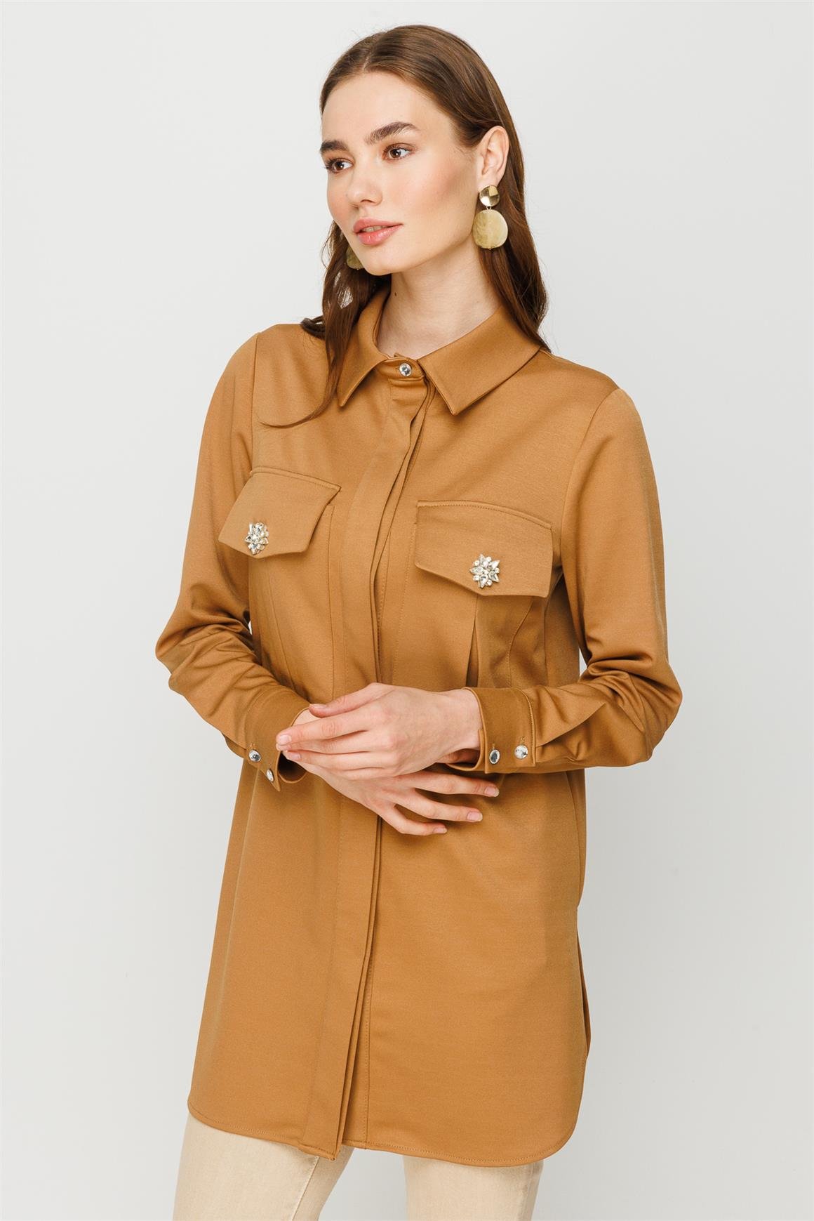 Çift Cepli Broş Detaylı Tunik  Camel