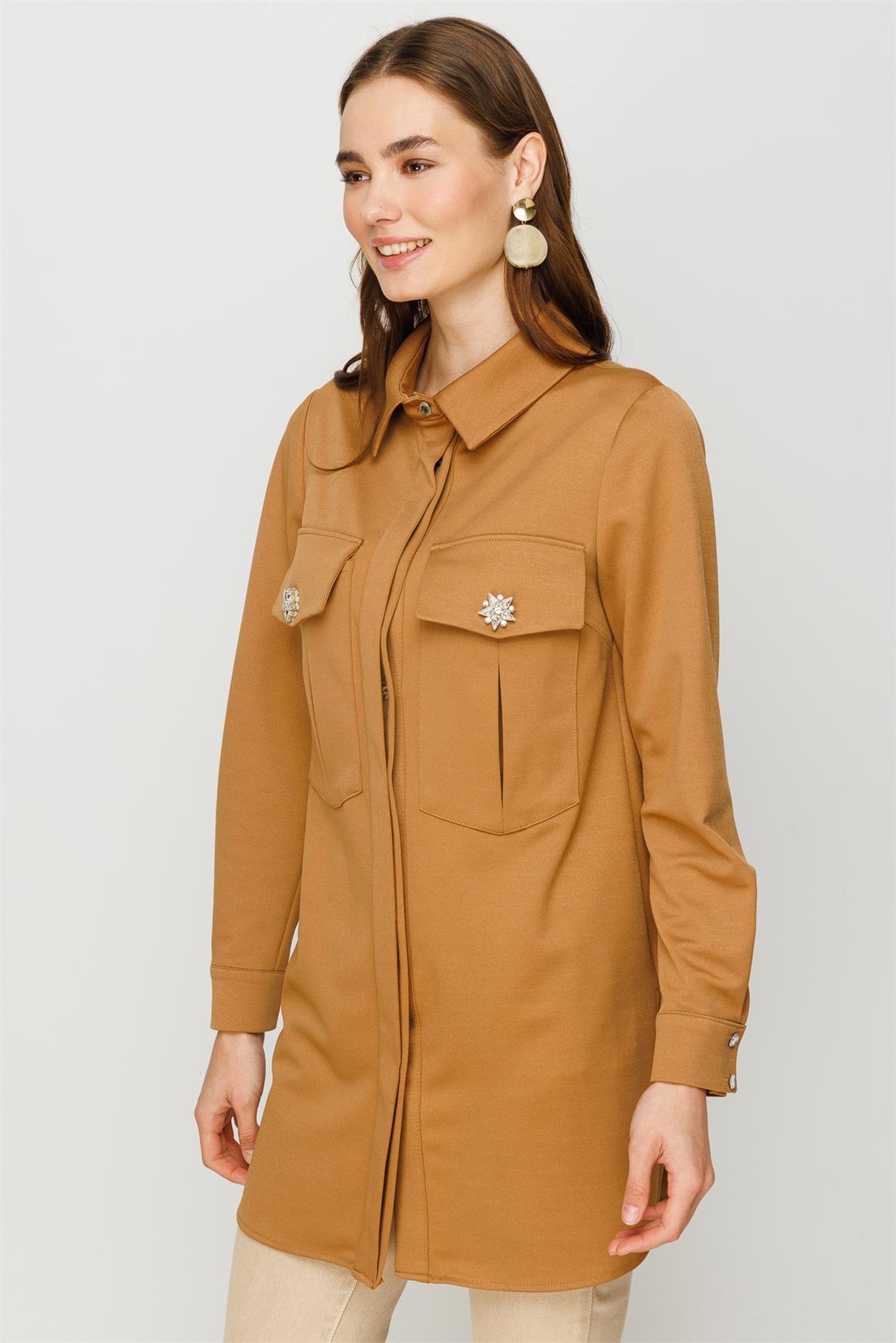 Çift Cepli Broş Detaylı Tunik  Camel