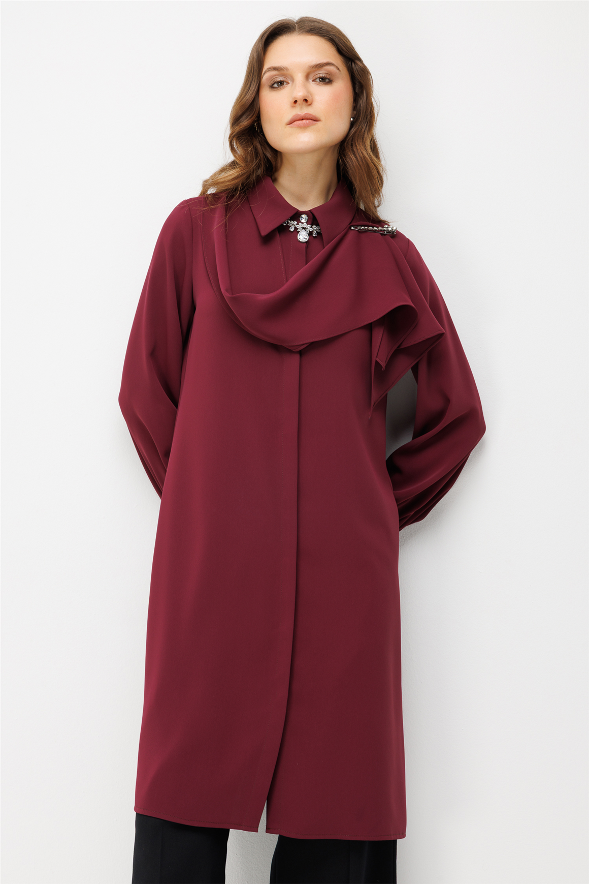 Fularlı Broş Detaylı Tunik  Bordo