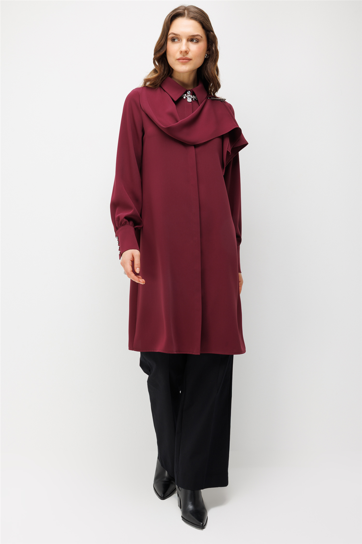 Fularlı Broş Detaylı Tunik  Bordo