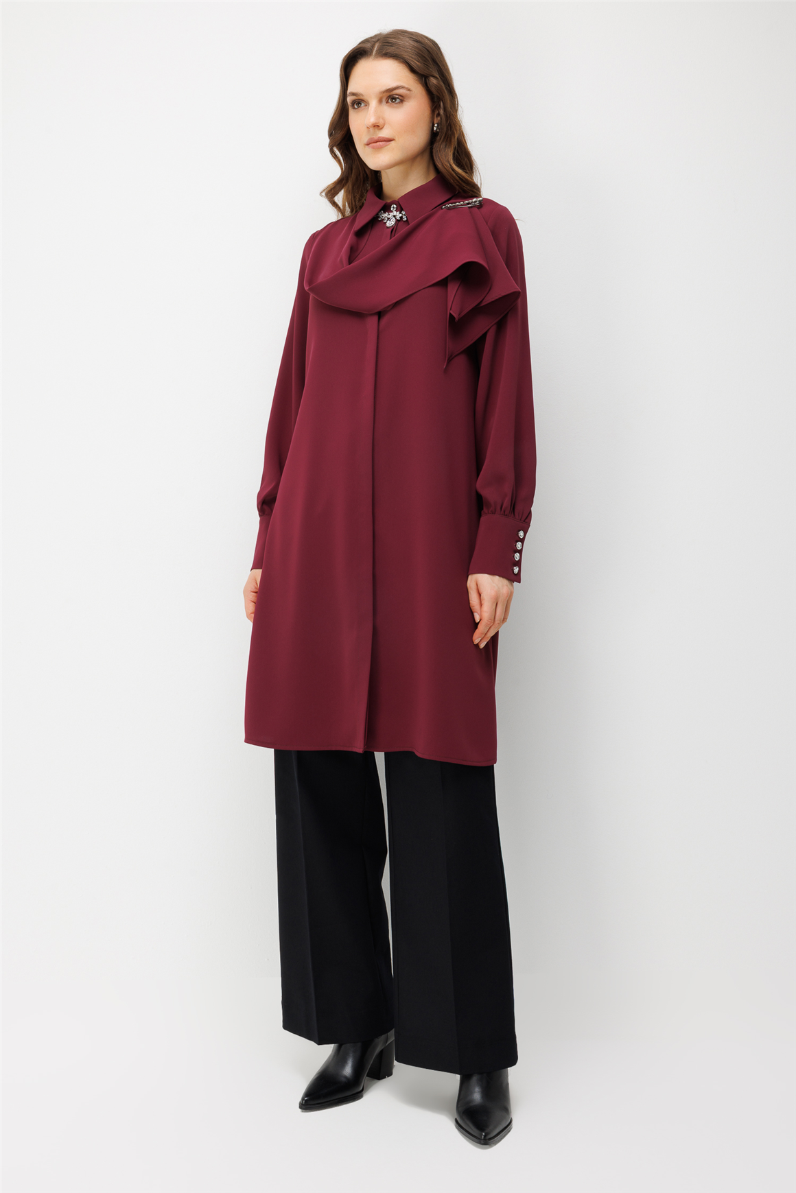 Fularlı Broş Detaylı Tunik  Bordo