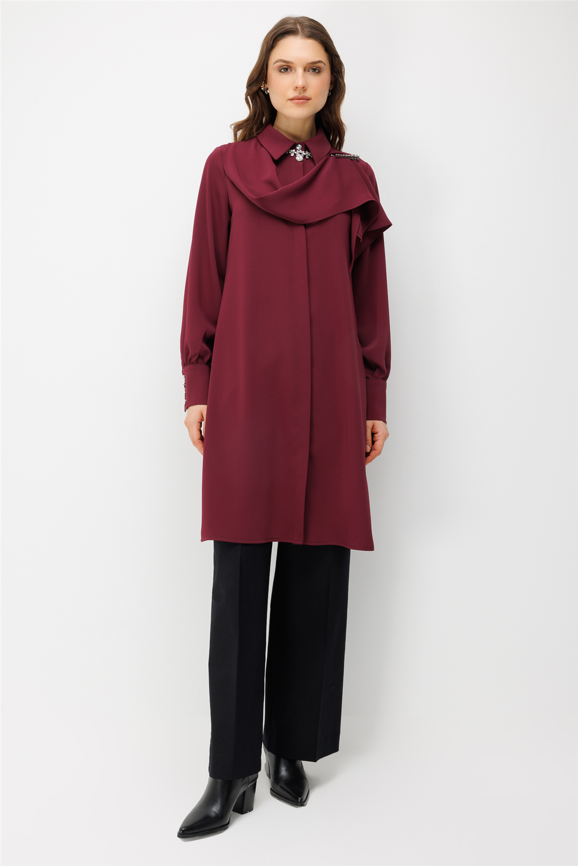 Fularlı Broş Detaylı Tunik  Bordo