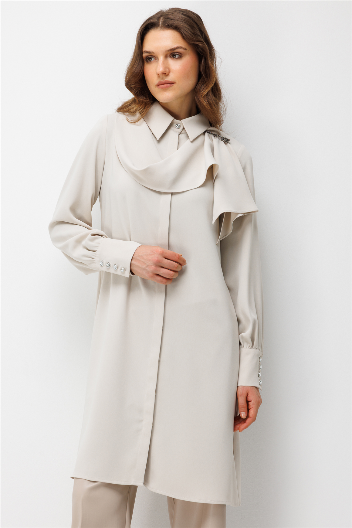 Fularlı Broş Detaylı Tunik  Taş
