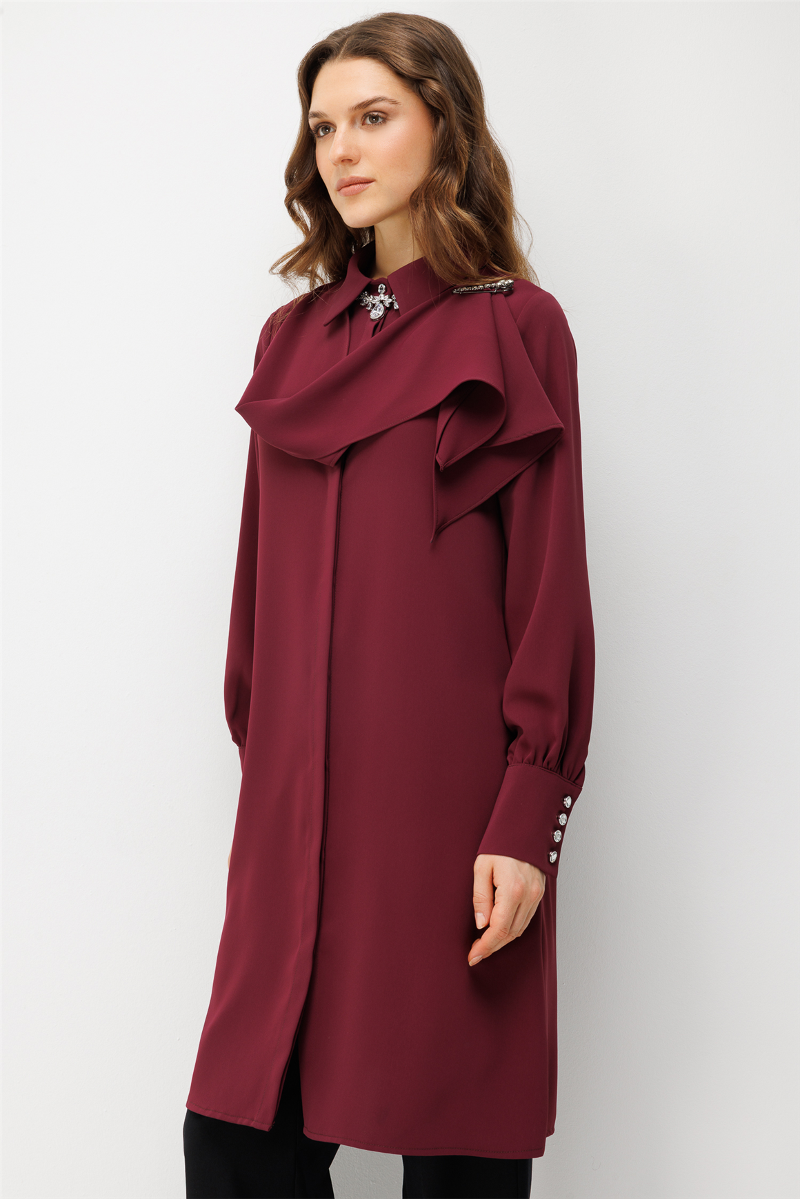Fularlı Broş Detaylı Tunik  Bordo